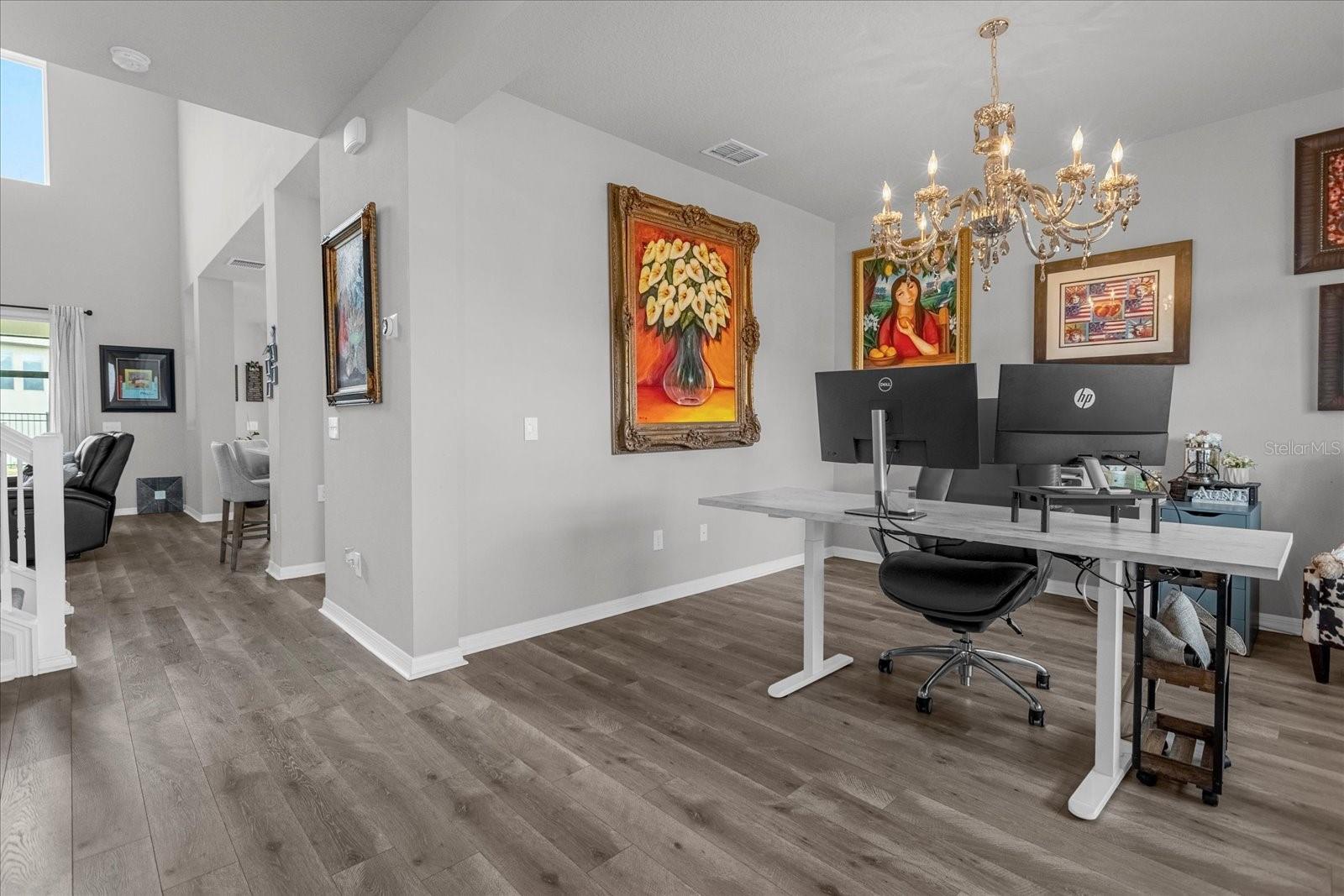 Image 4 of 40 For 17027 Crestmont Boulevard