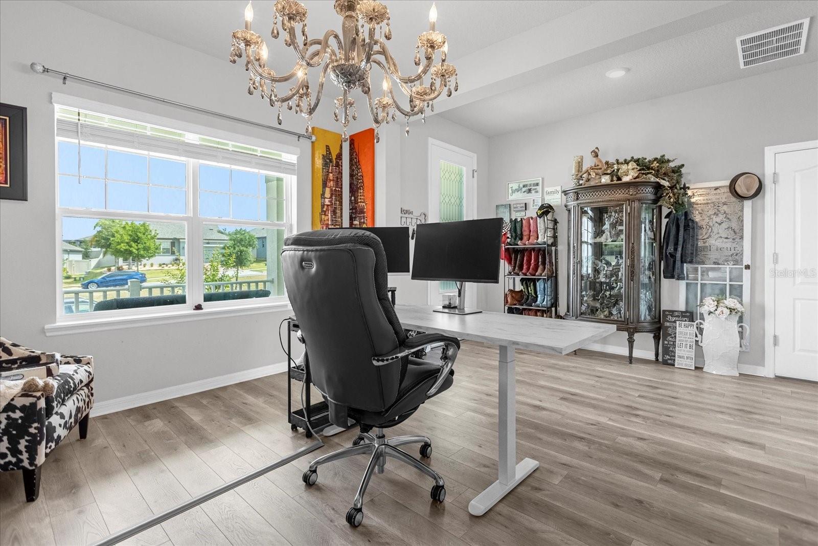 Image 5 of 40 For 17027 Crestmont Boulevard