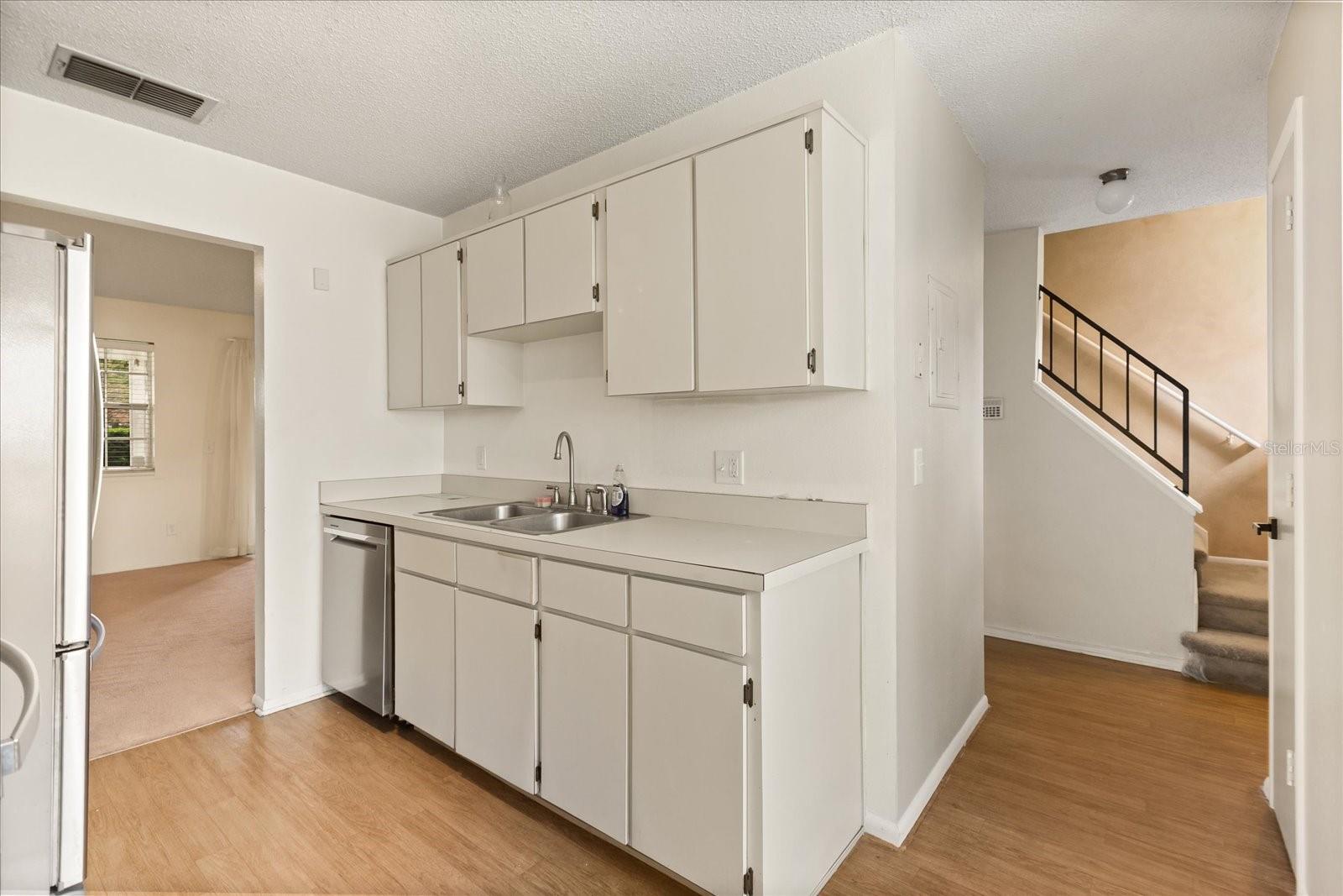 Image 5 of 35 For 11854 Mintwood Court