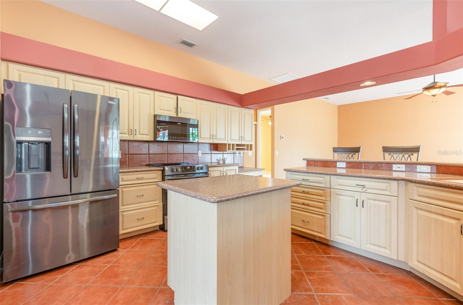 Image 6 of 19 For 7118 42nd Court E