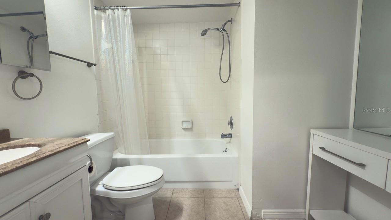 Image 14 of 26 For 4765 Oak Forest Drive W 47