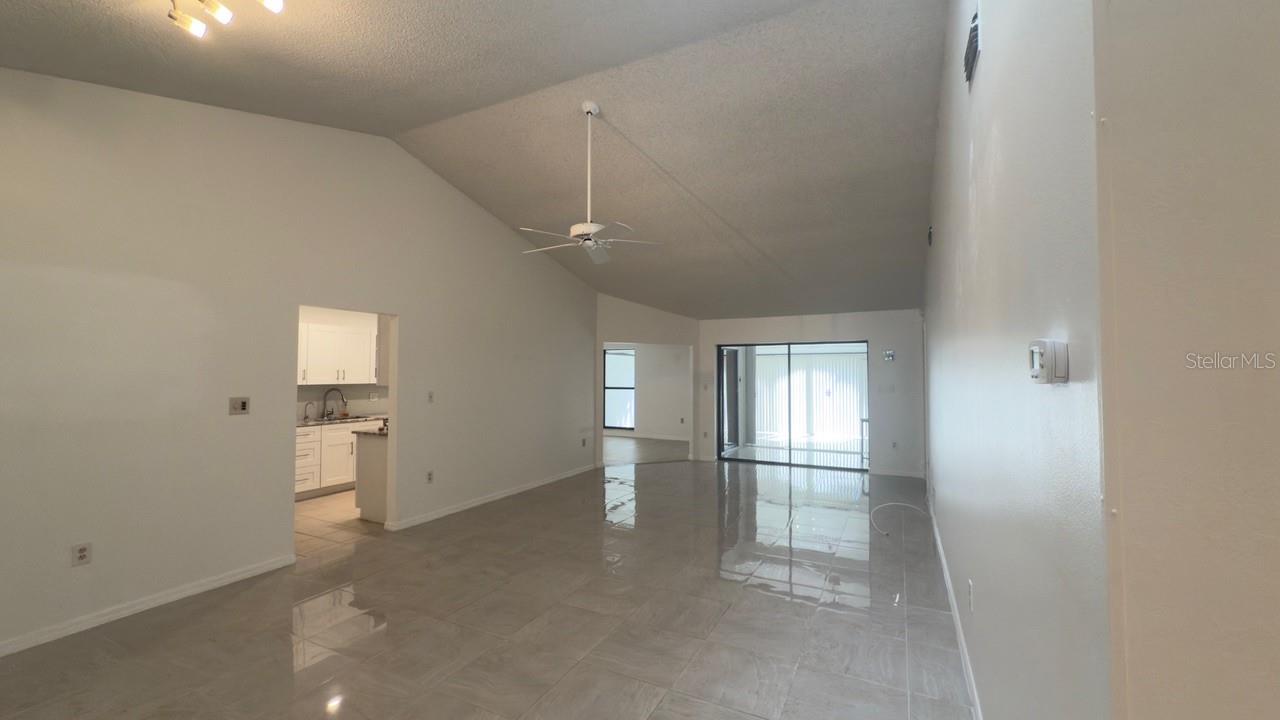 Image 5 of 26 For 4765 Oak Forest Drive W 47