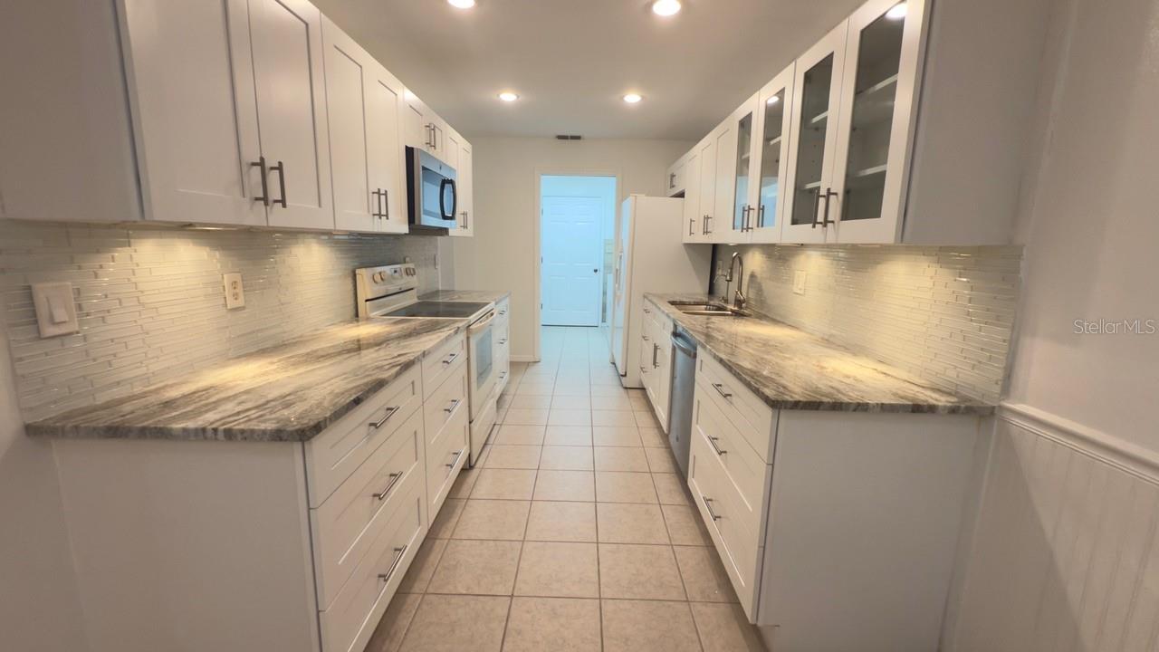 Image 6 of 26 For 4765 Oak Forest Drive W 47