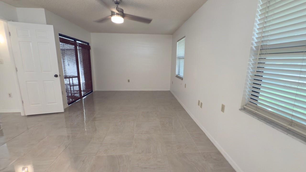 Image 9 of 26 For 4765 Oak Forest Drive W 47