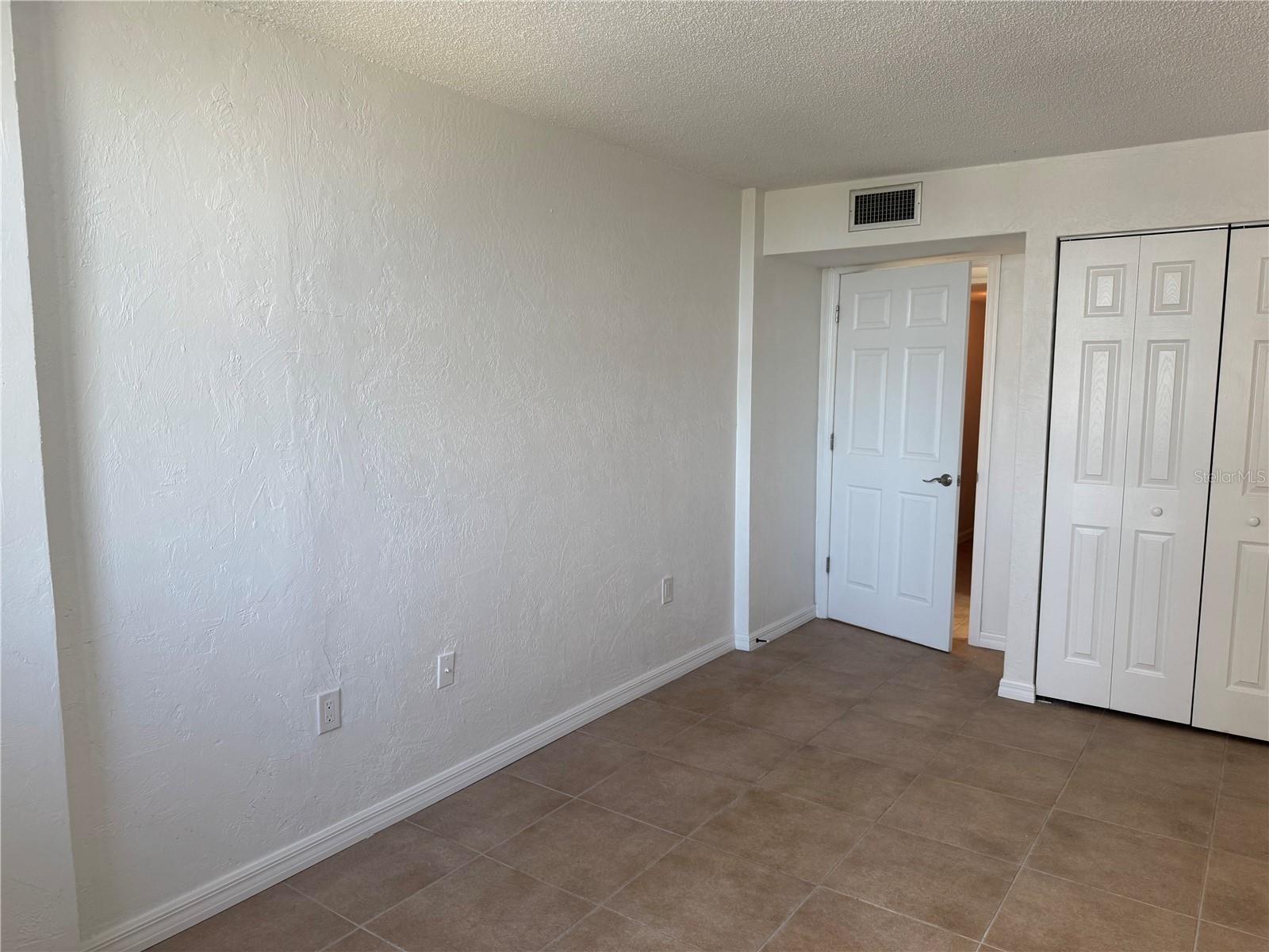 Image 12 of 50 For 1415 Ocean Shore Boulevard 511