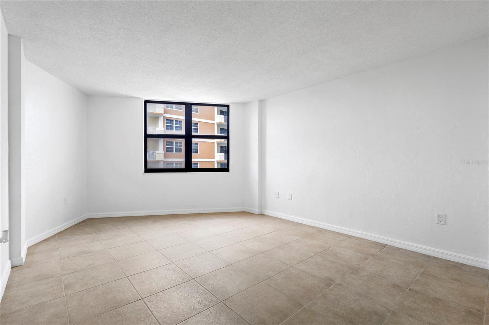 Image 29 of 50 For 1415 Ocean Shore Boulevard 511