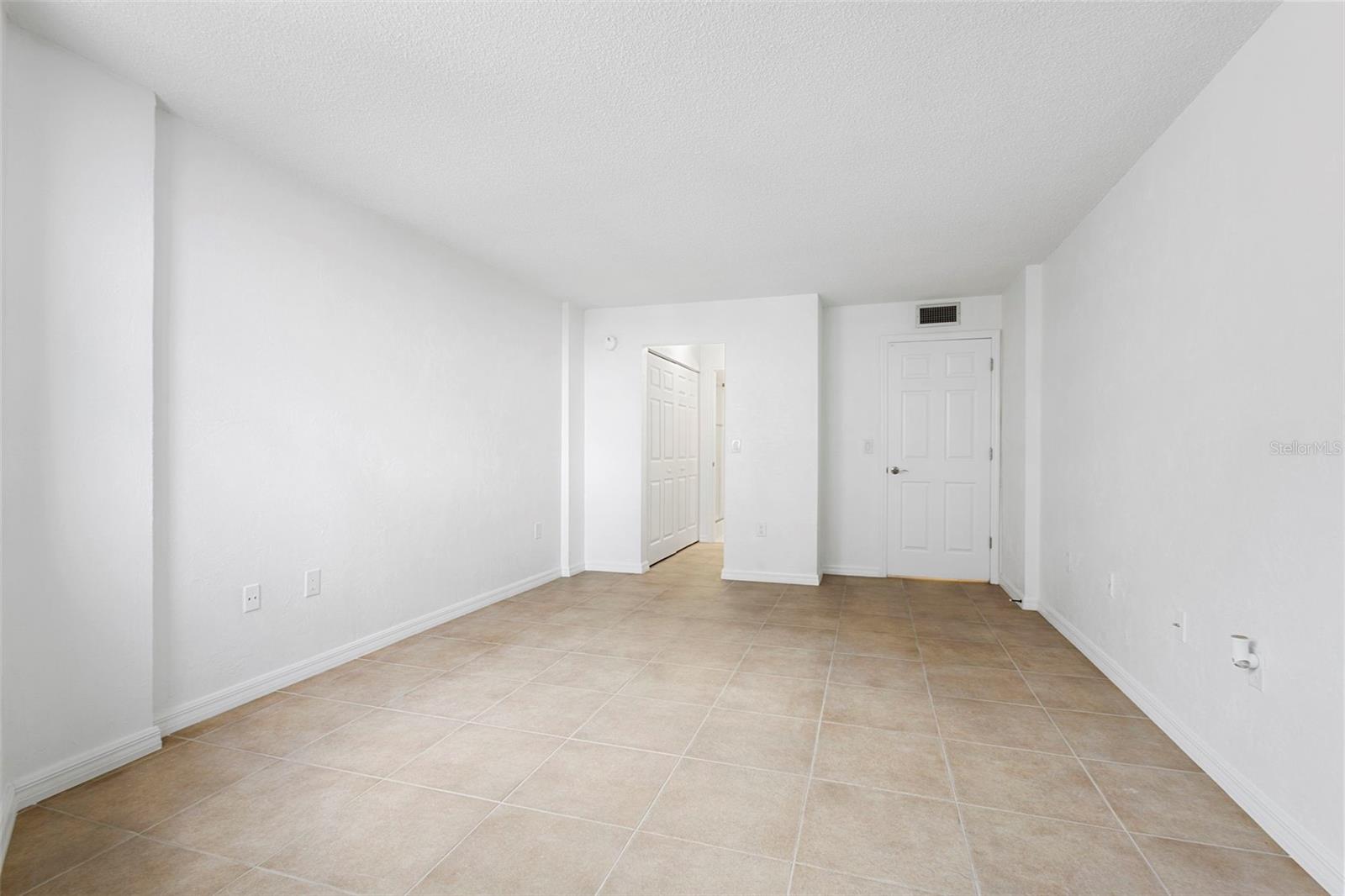 Image 32 of 50 For 1415 Ocean Shore Boulevard 511