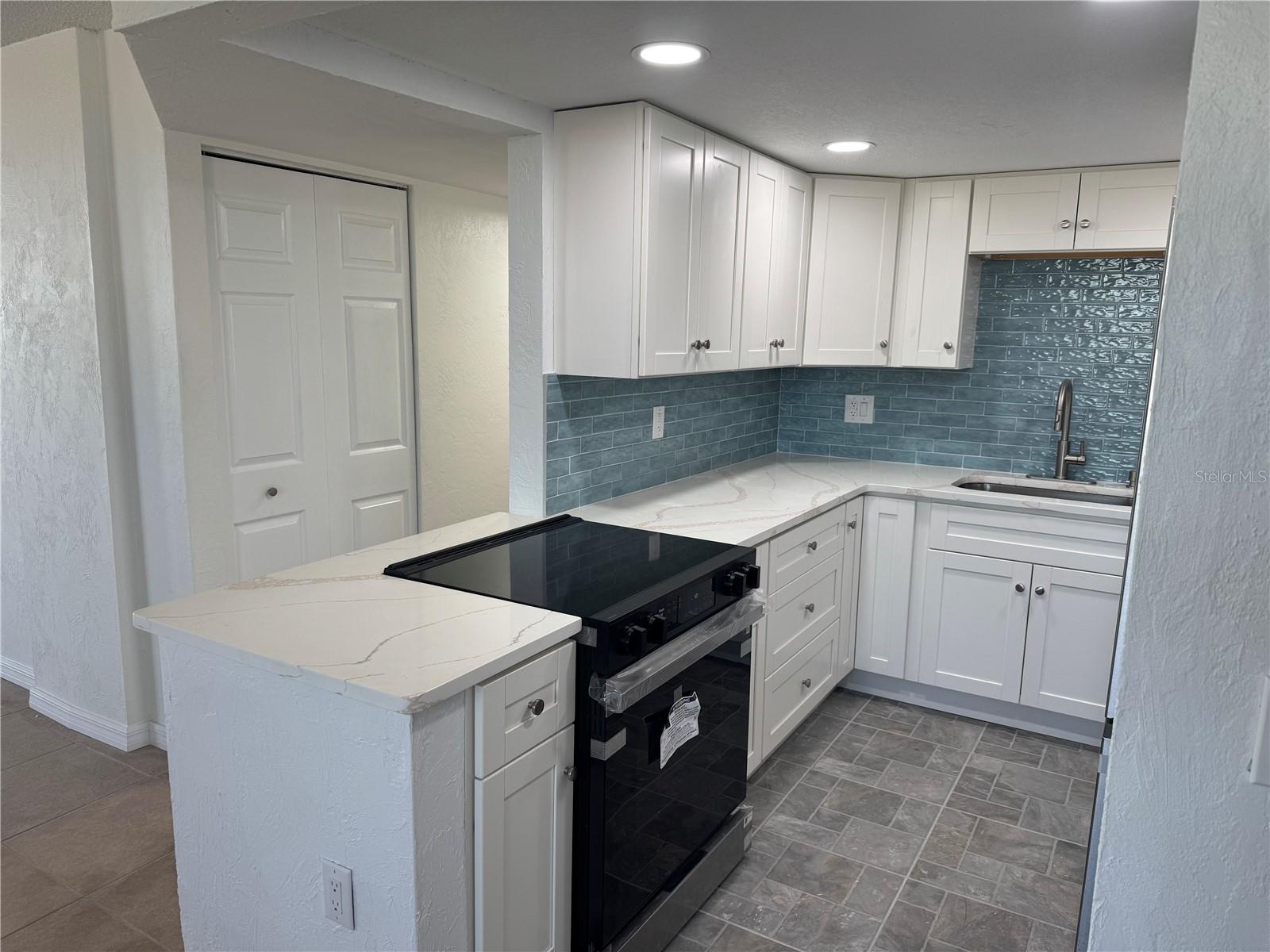Image 5 of 50 For 1415 Ocean Shore Boulevard 511