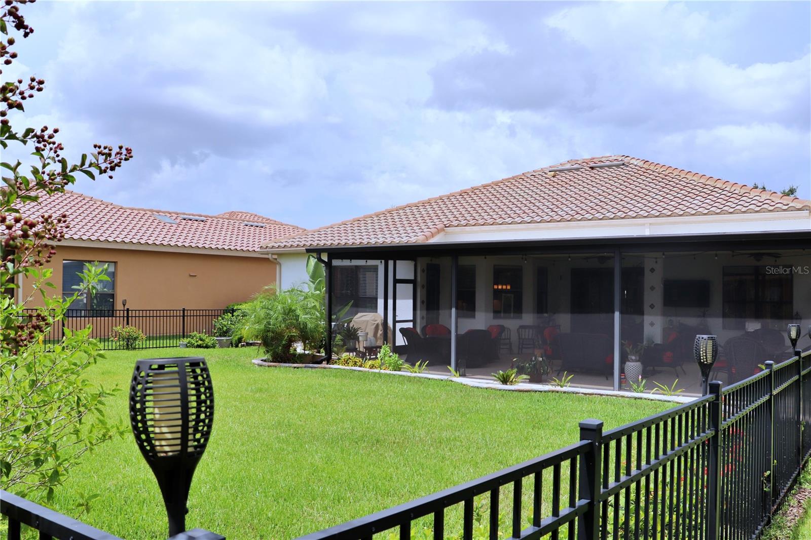 Image 12 of 77 For 890 Bella Viana Road