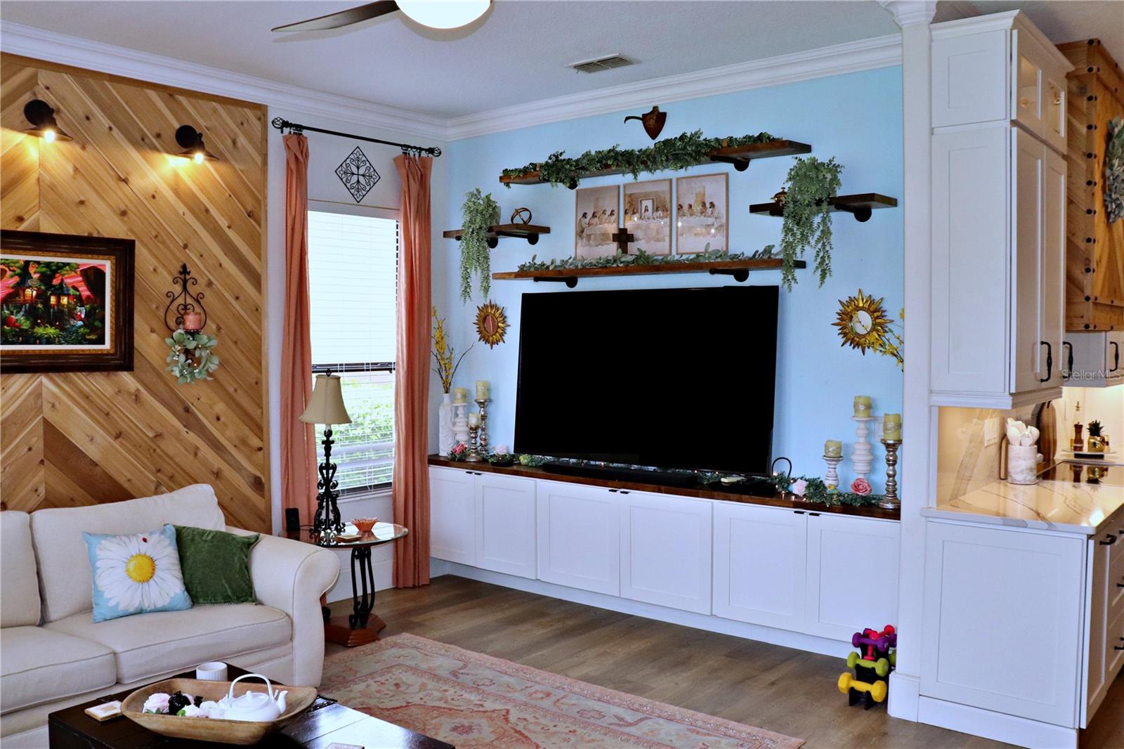 Image 33 of 77 For 890 Bella Viana Road