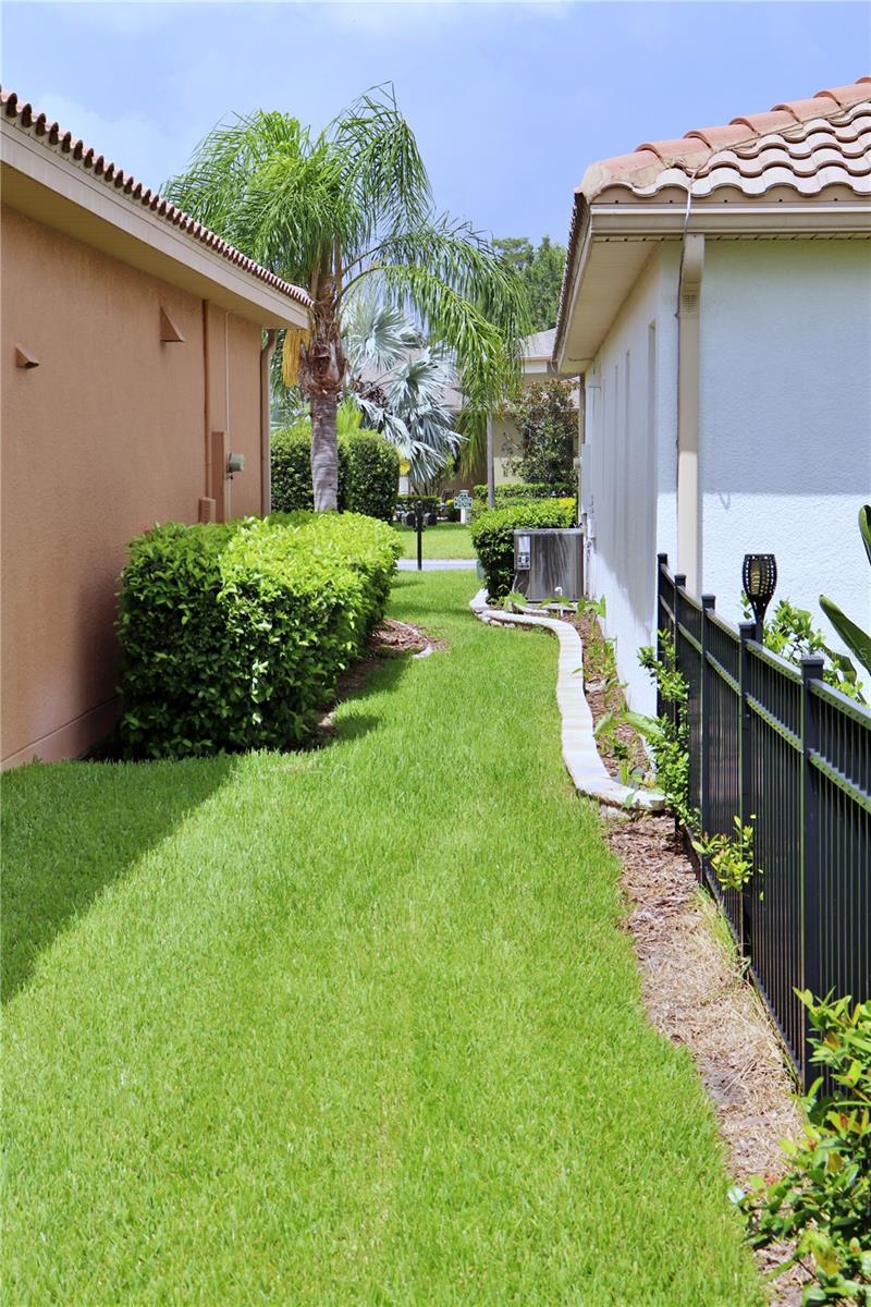 Image 8 of 77 For 890 Bella Viana Road