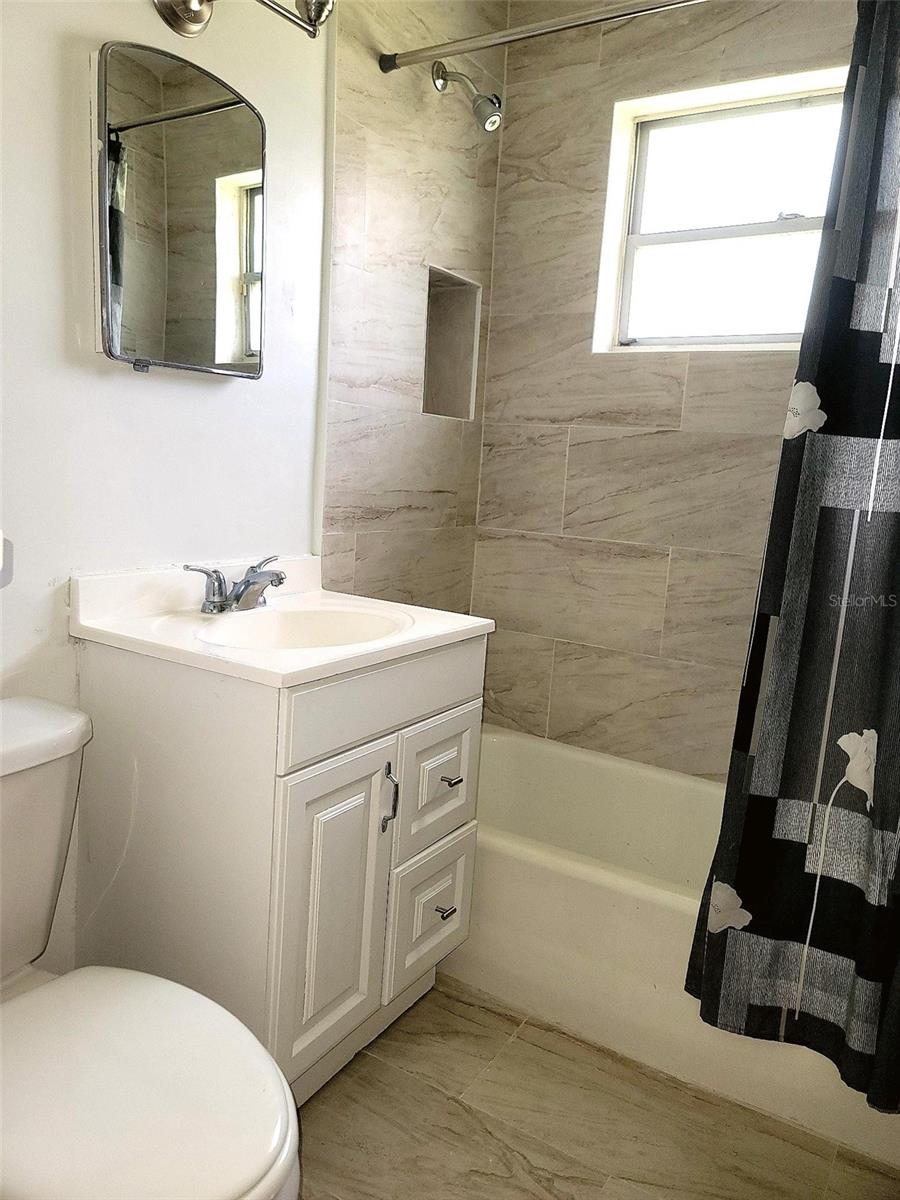 Image 5 of 13 For 3811 Guinyard Way