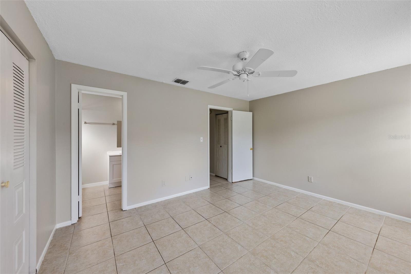 Image 22 of 36 For 5021 Loyola Lane