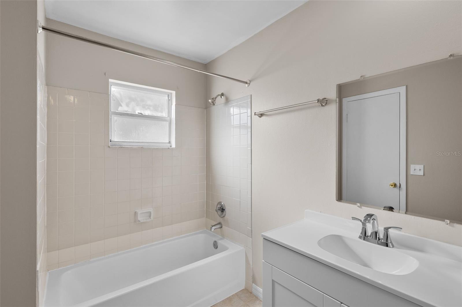 Image 23 of 36 For 5021 Loyola Lane