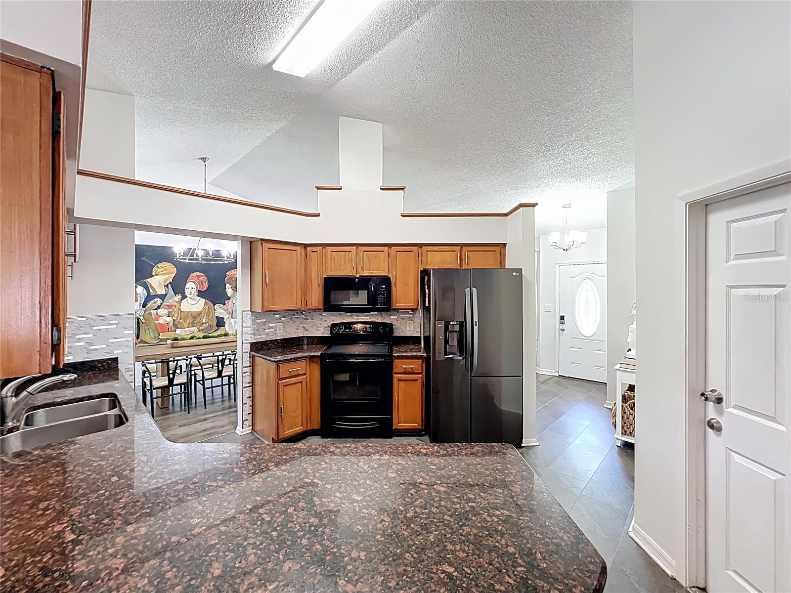 Image 16 of 68 For 1545 Trumbull Street