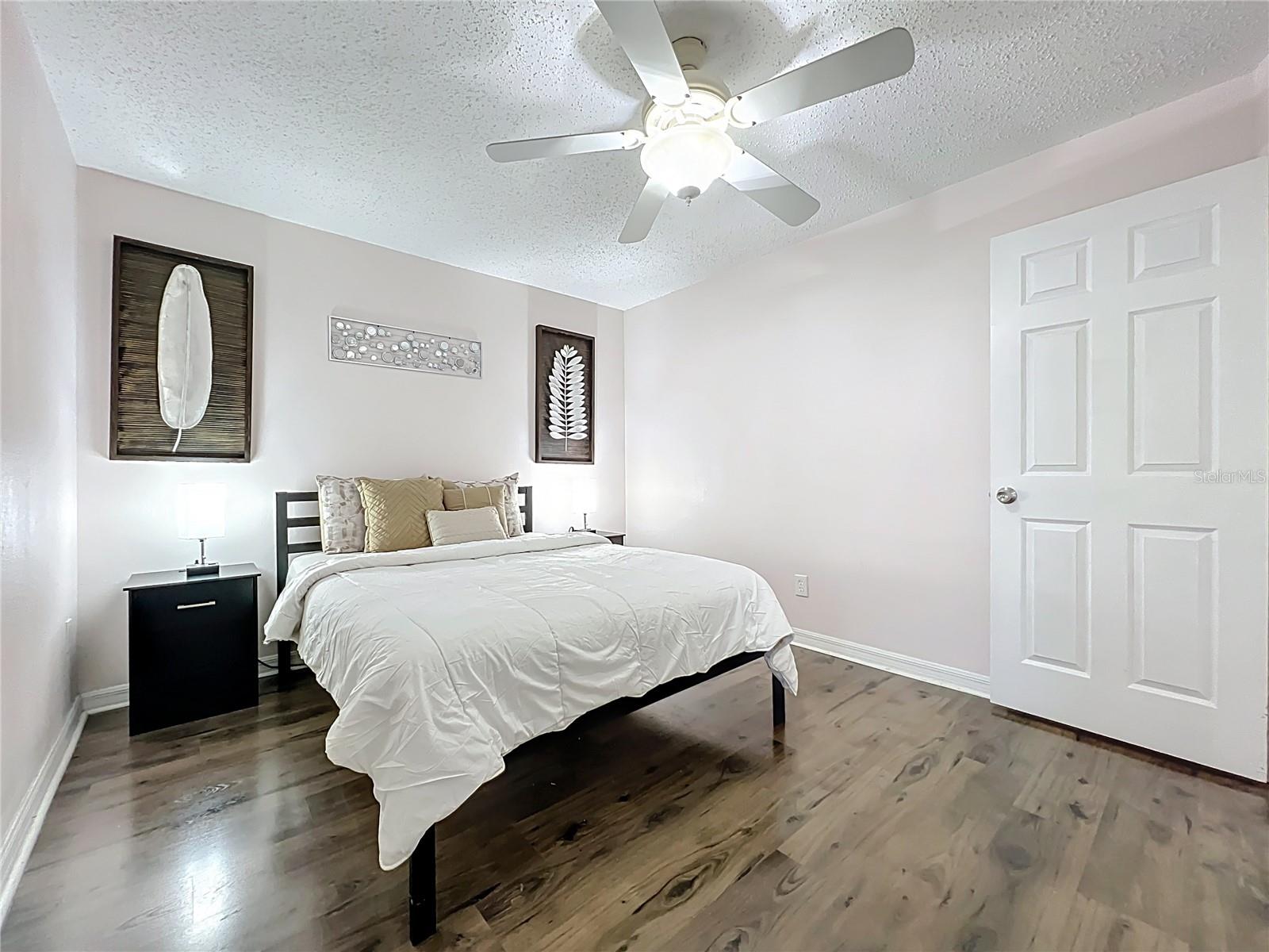 Image 41 of 68 For 1545 Trumbull Street