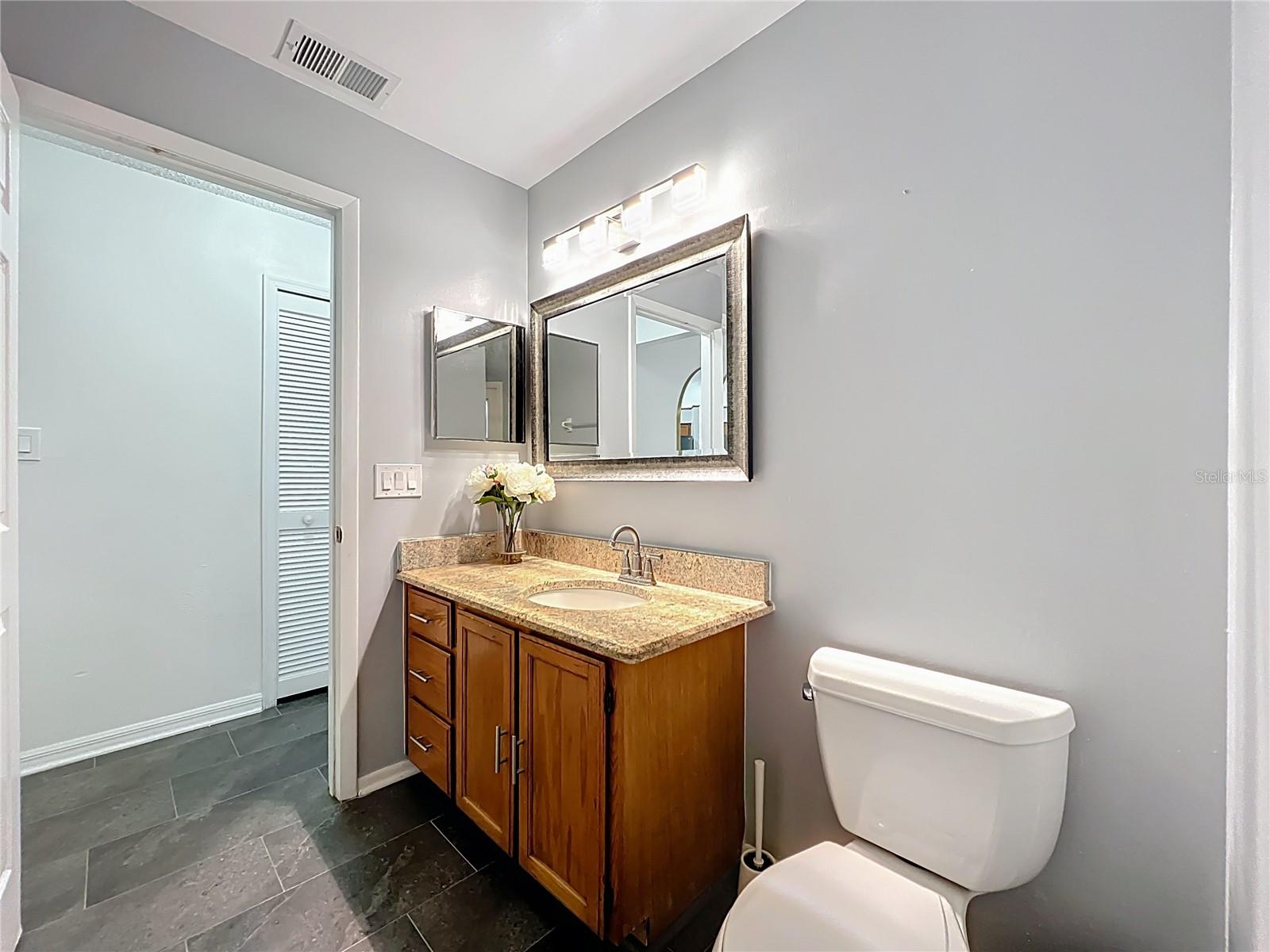 Image 45 of 68 For 1545 Trumbull Street