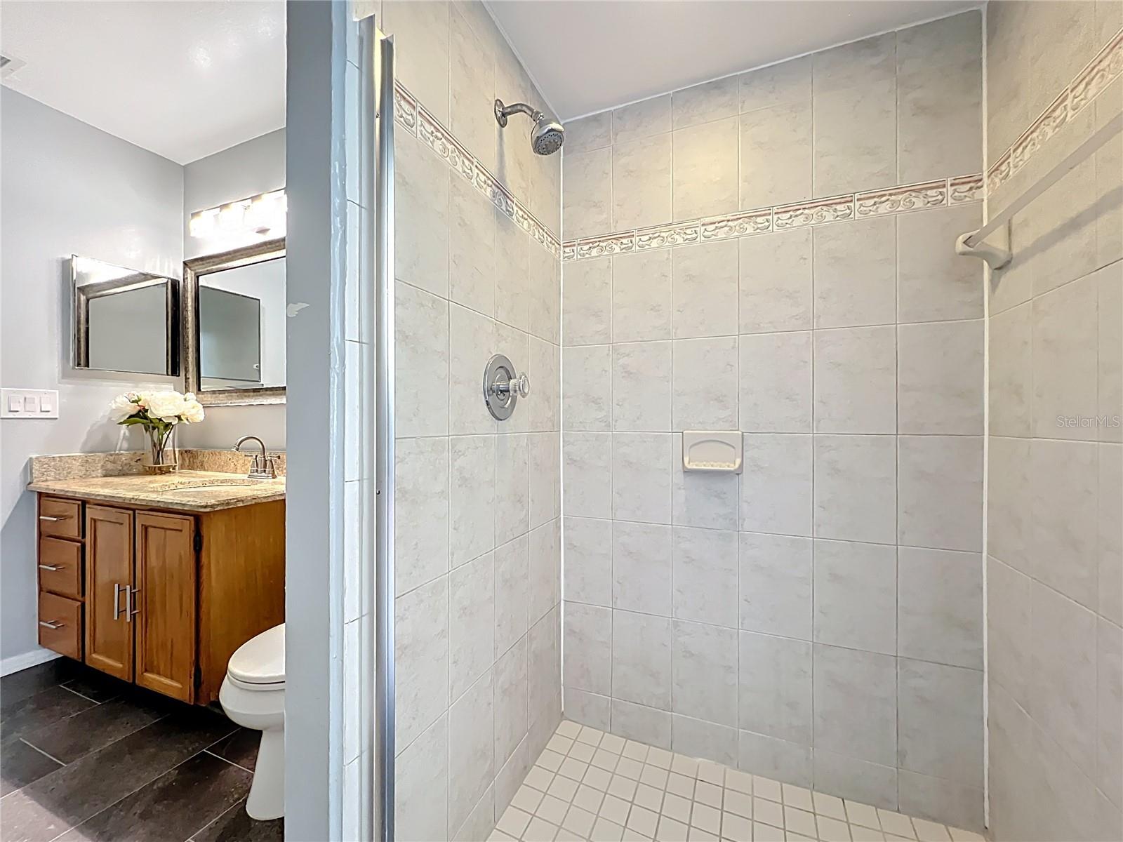 Image 46 of 68 For 1545 Trumbull Street