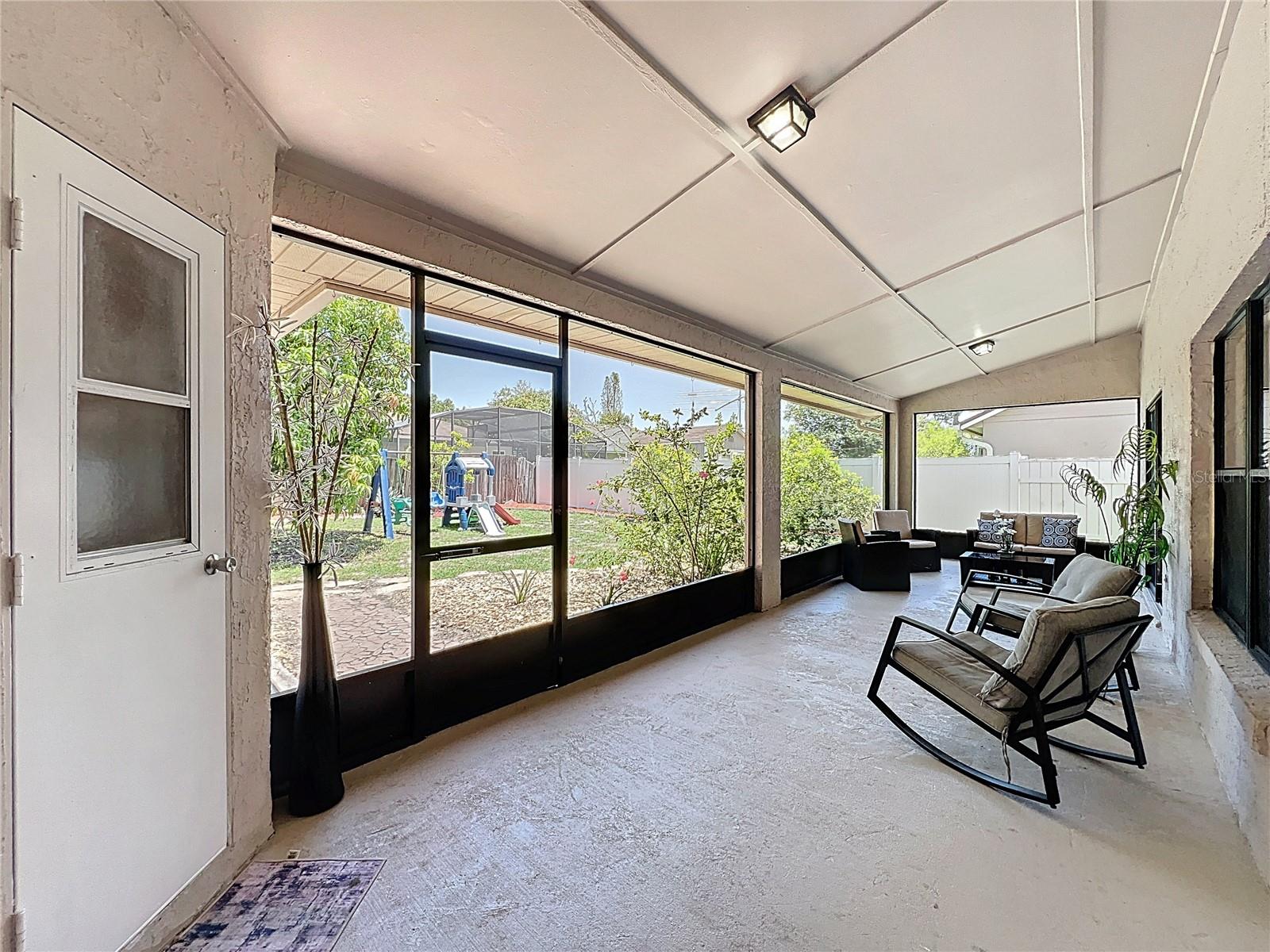 Image 49 of 68 For 1545 Trumbull Street