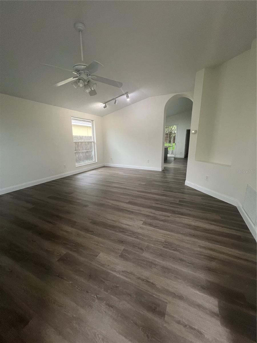 Image 4 of 24 For 1665 Slash Pine Place