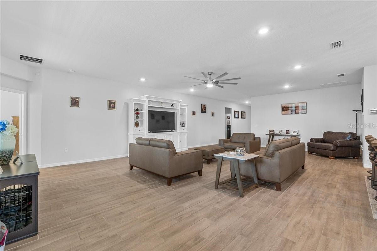 Image 16 of 49 For 3581 Keyworth Street