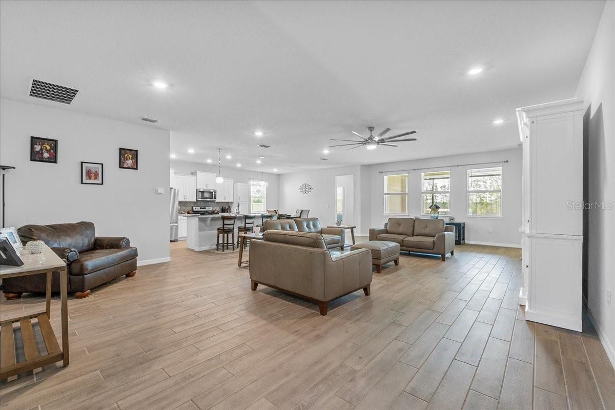 Image 17 of 49 For 3581 Keyworth Street