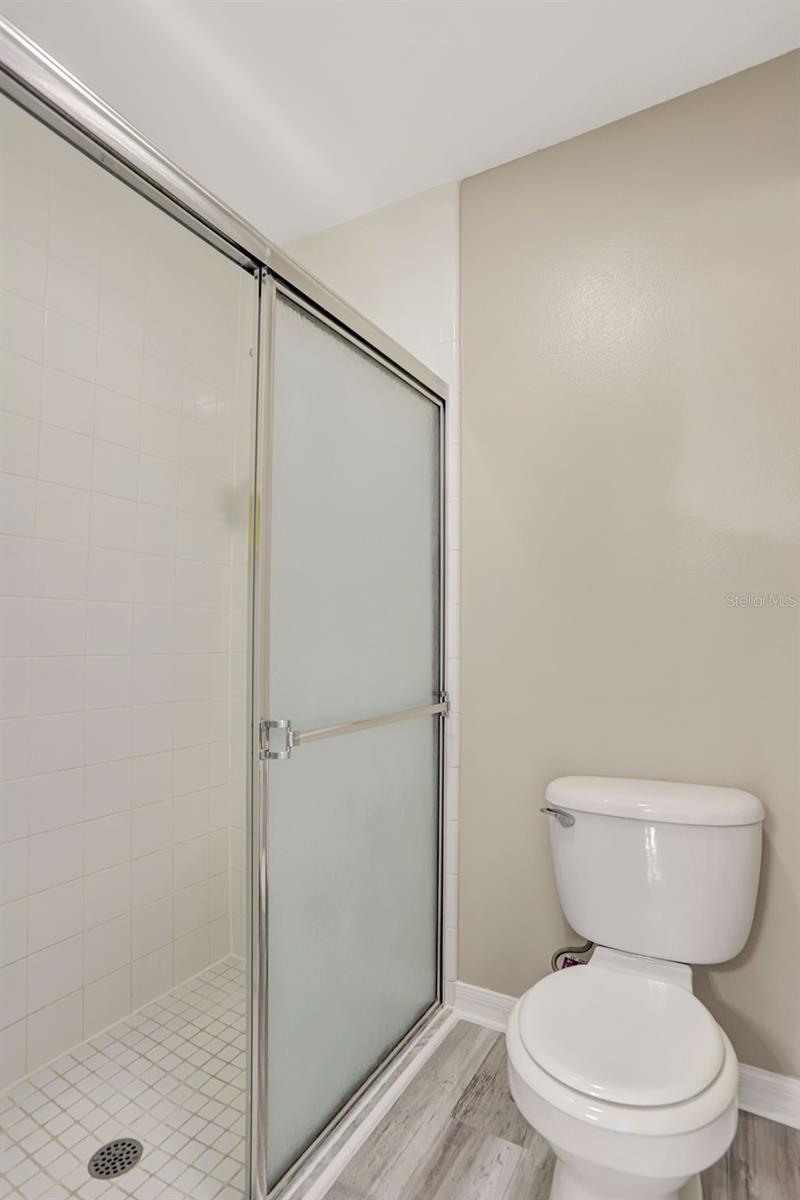 Image 17 of 27 For 12312 Woodglen Circle