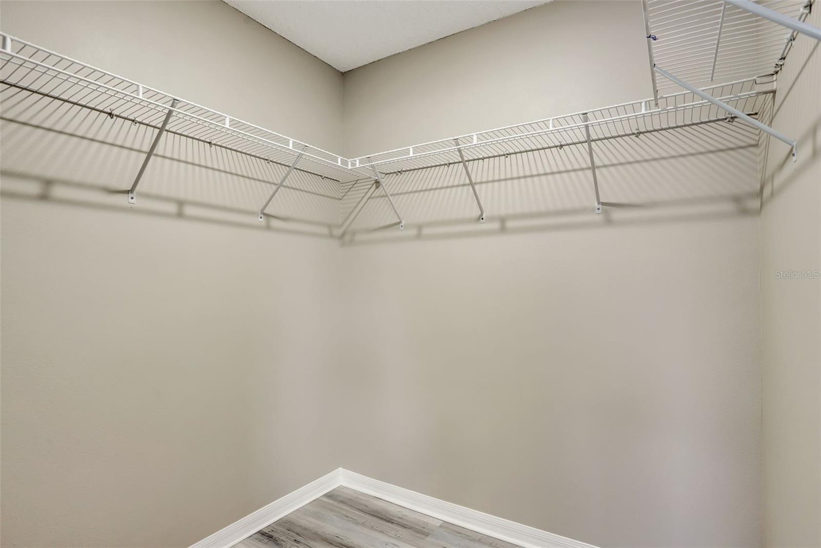 Image 18 of 27 For 12312 Woodglen Circle