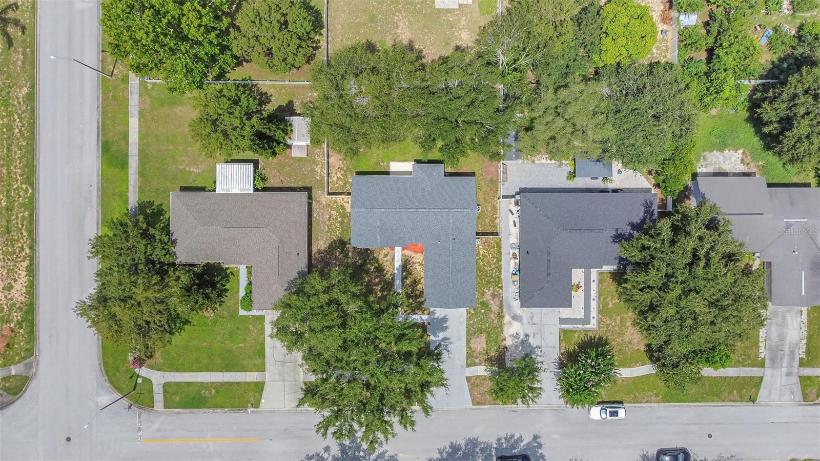 Image 2 of 27 For 12312 Woodglen Circle