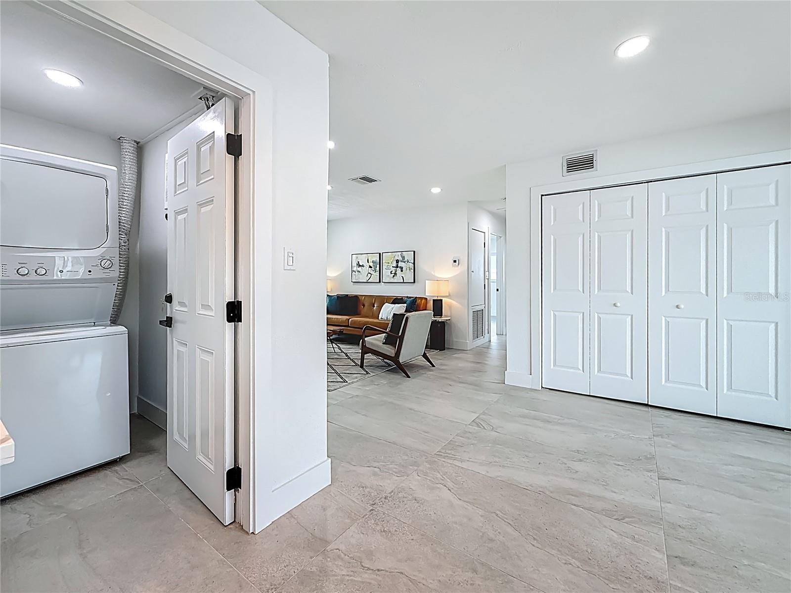 Image 23 of 61 For 572 Baywood Drive N