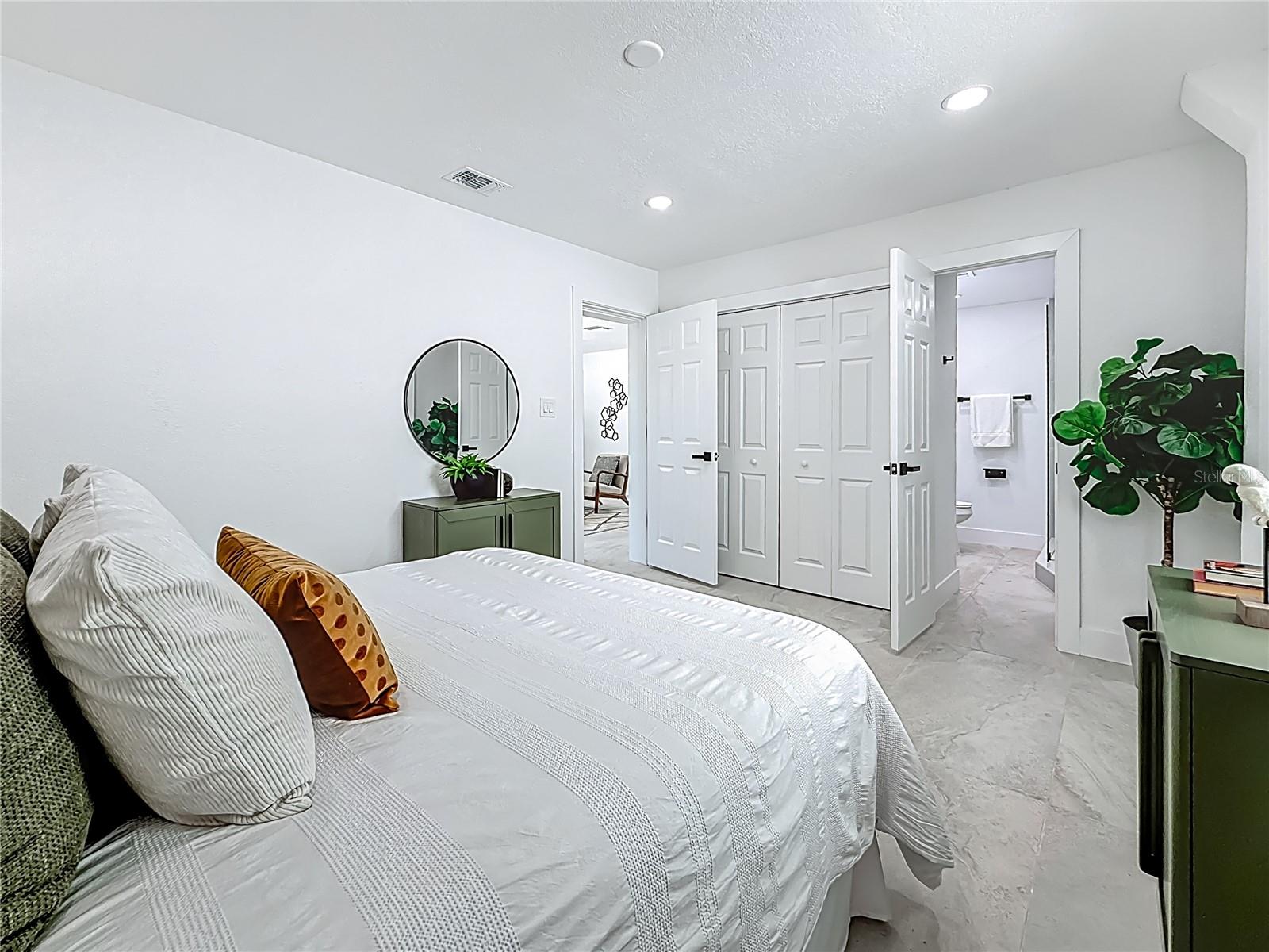 Image 30 of 61 For 572 Baywood Drive N