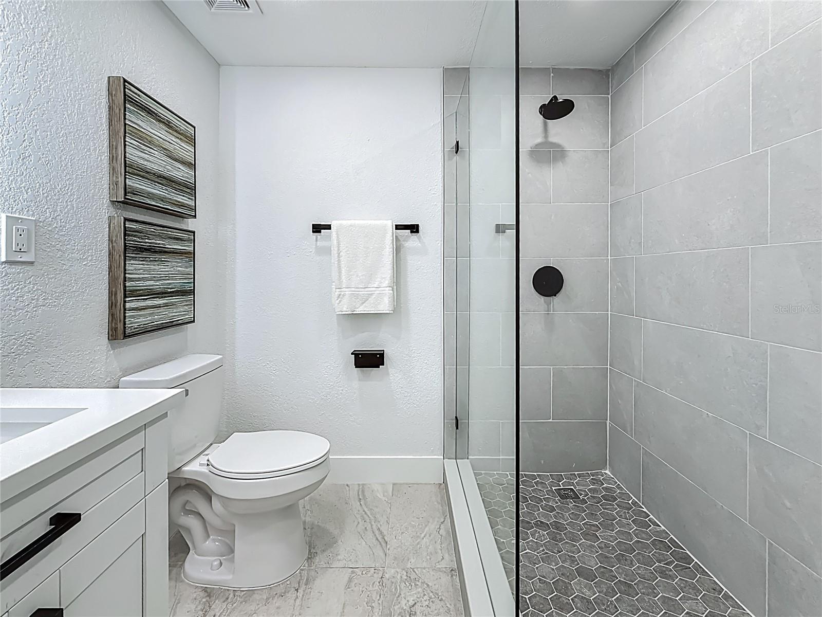 Image 31 of 61 For 572 Baywood Drive N
