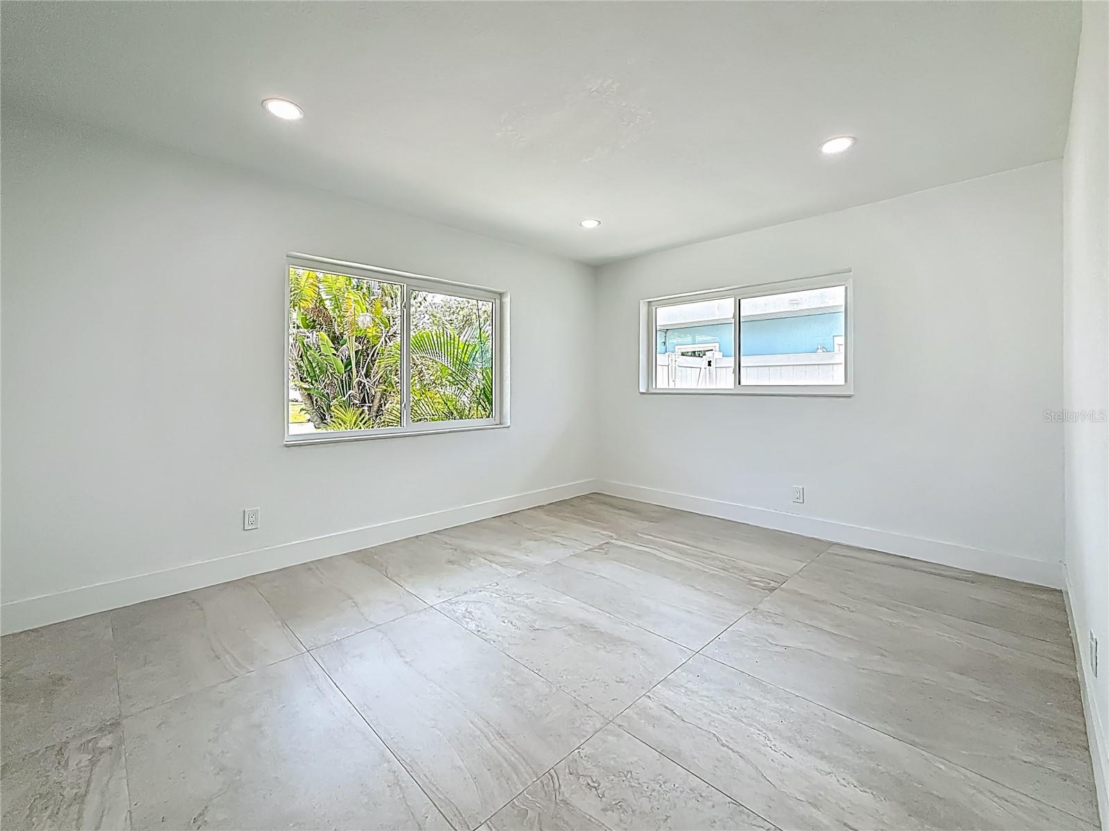 Image 34 of 61 For 572 Baywood Drive N