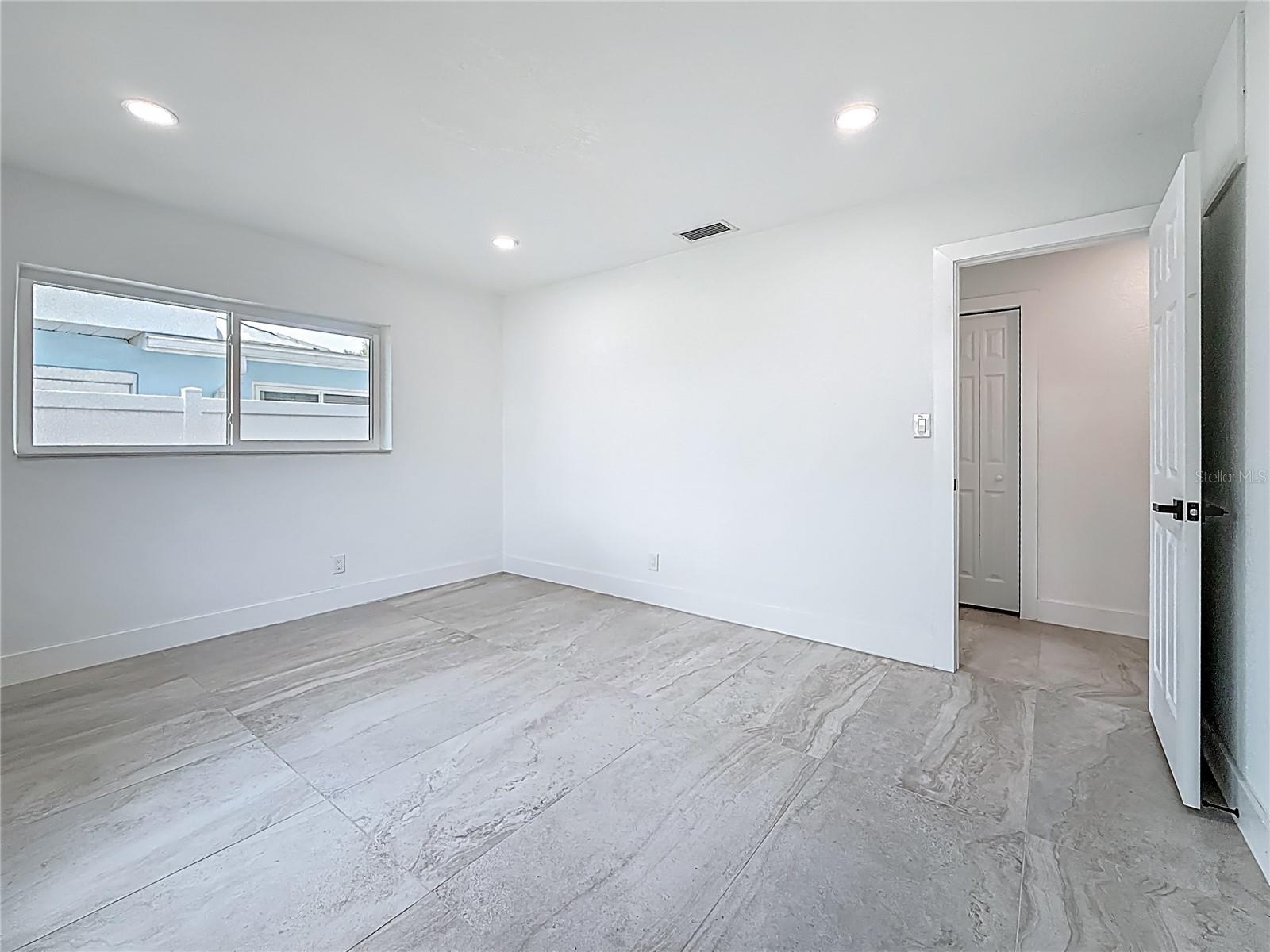 Image 35 of 61 For 572 Baywood Drive N
