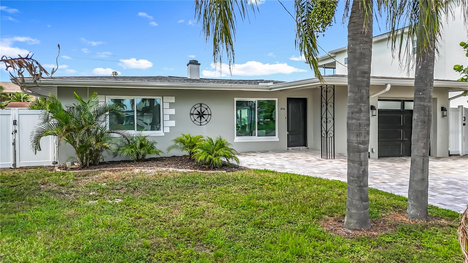 Image 5 of 61 For 572 Baywood Drive N
