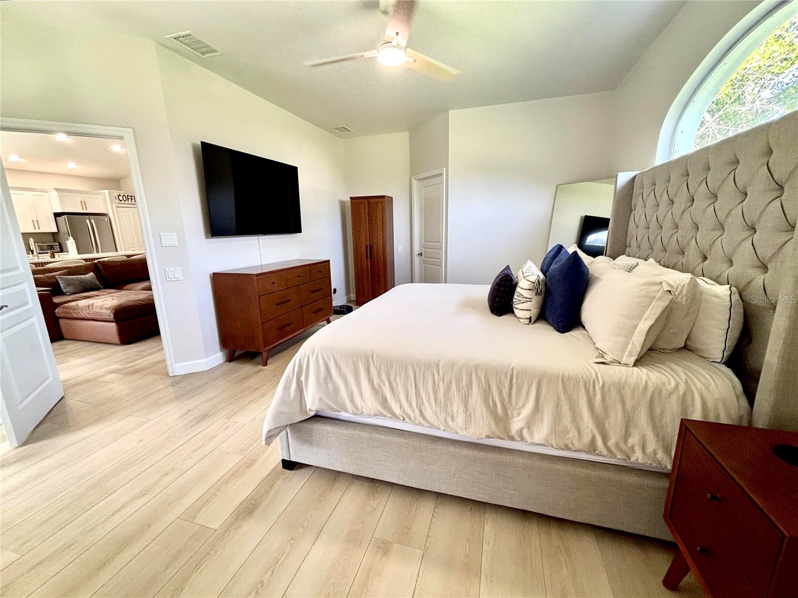 Image 11 of 31 For 8495 Idlewood Court