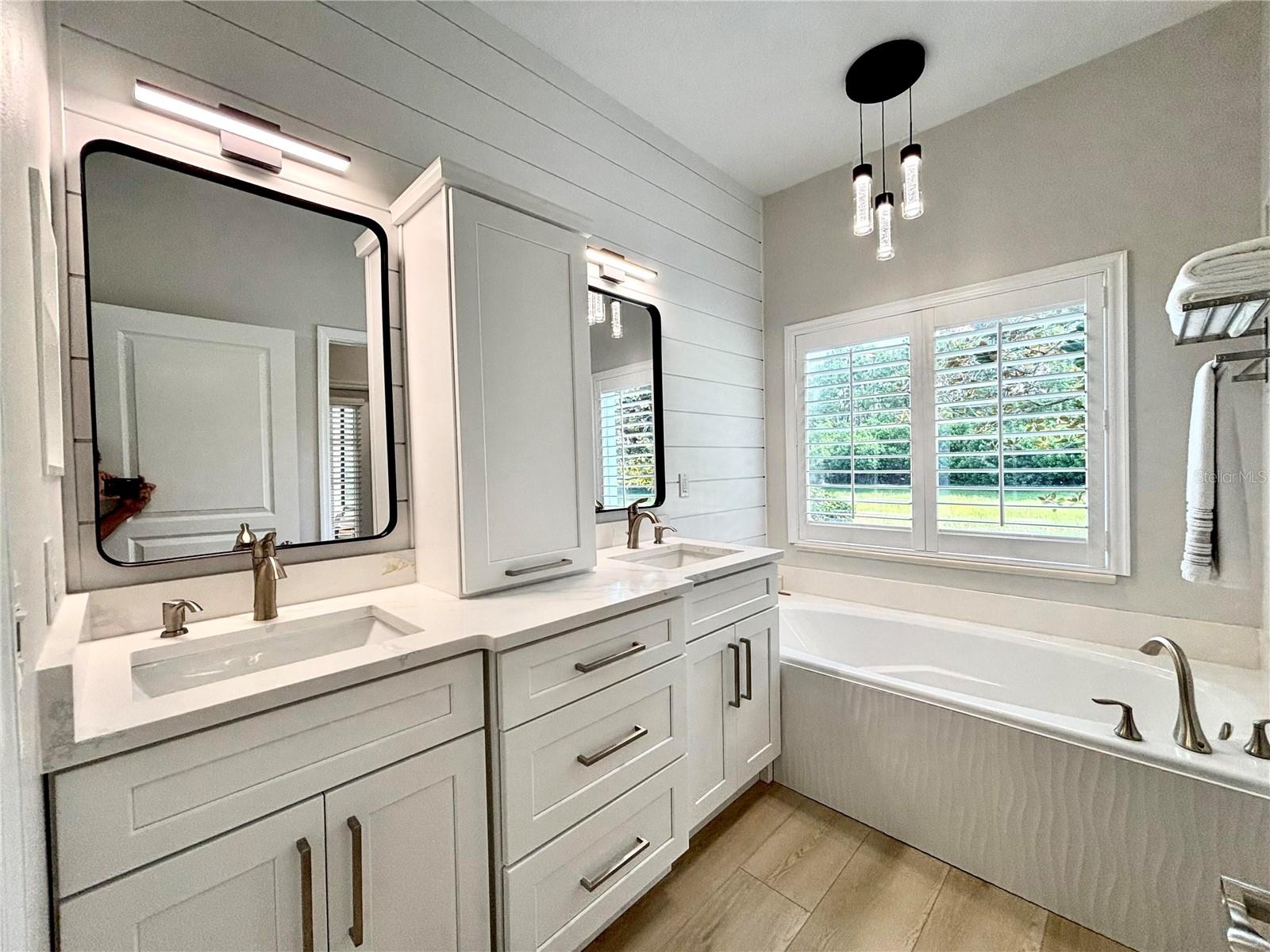 Image 14 of 31 For 8495 Idlewood Court