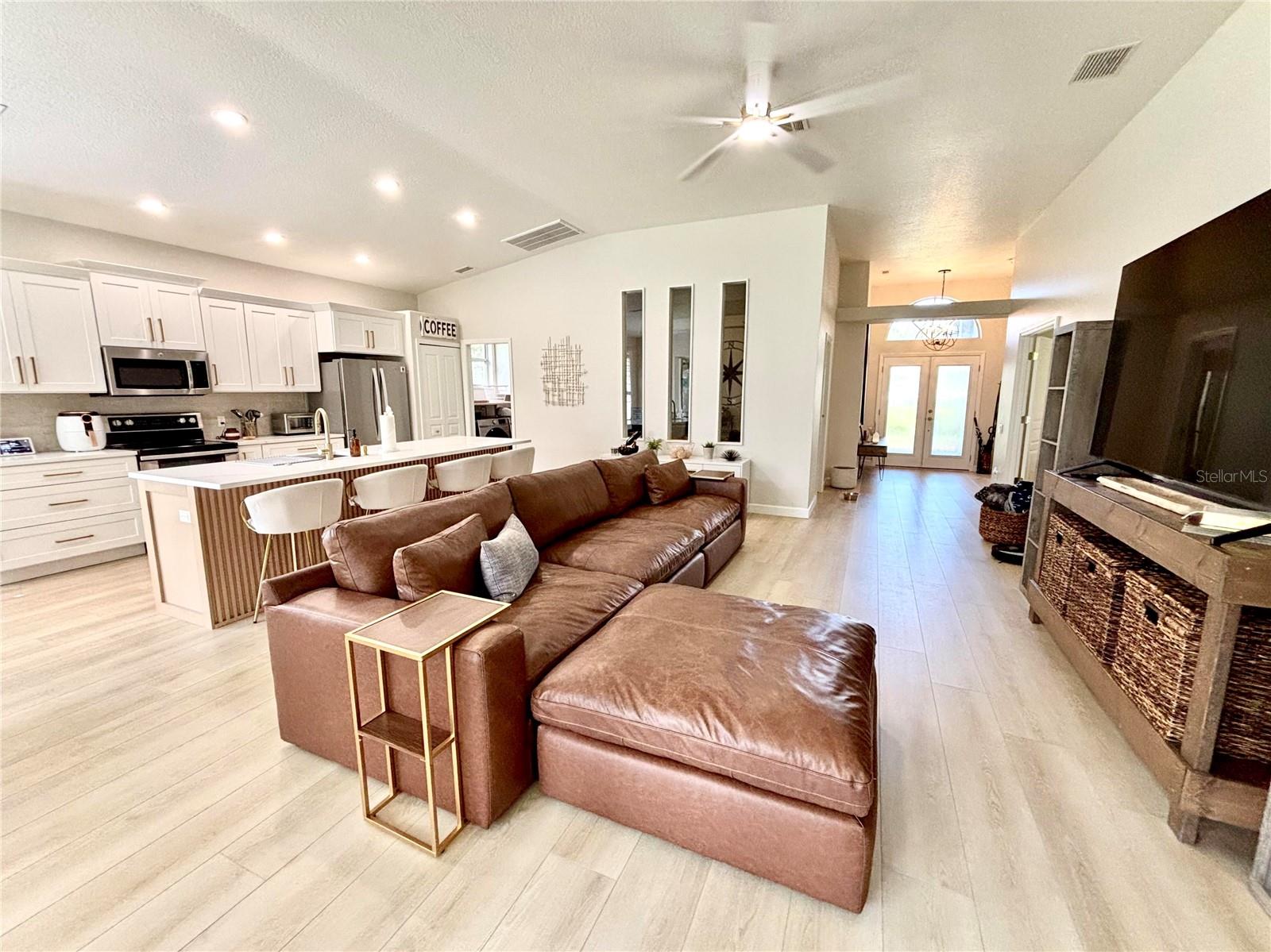 Image 2 of 31 For 8495 Idlewood Court