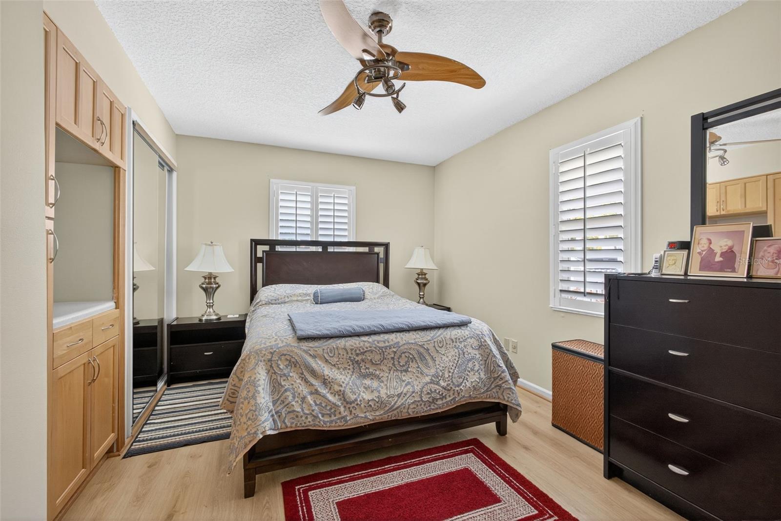 Image 38 of 61 For 4151 Linden Avenue