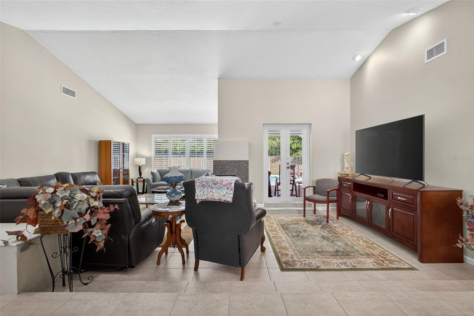 Image 7 of 61 For 4151 Linden Avenue