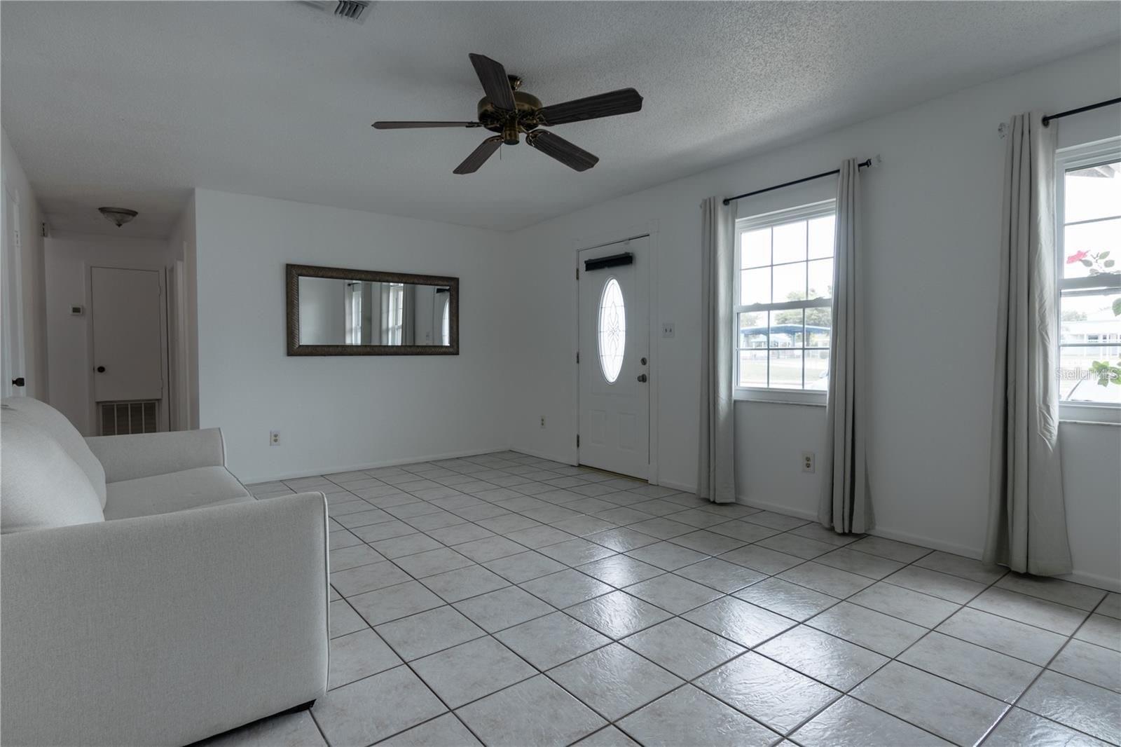 Image 3 of 10 For 809 Florida Parkway