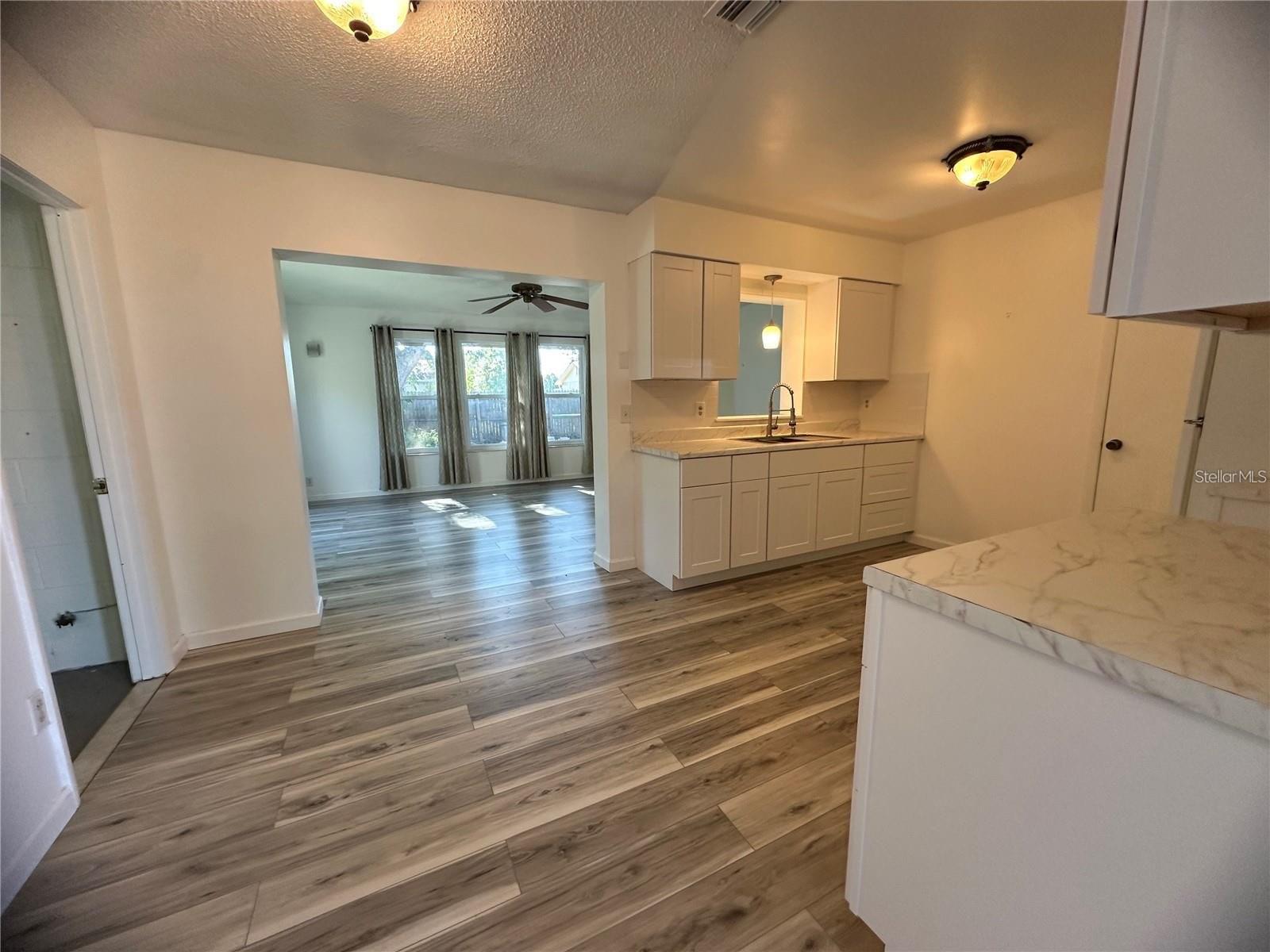 Image 4 of 10 For 809 Florida Parkway