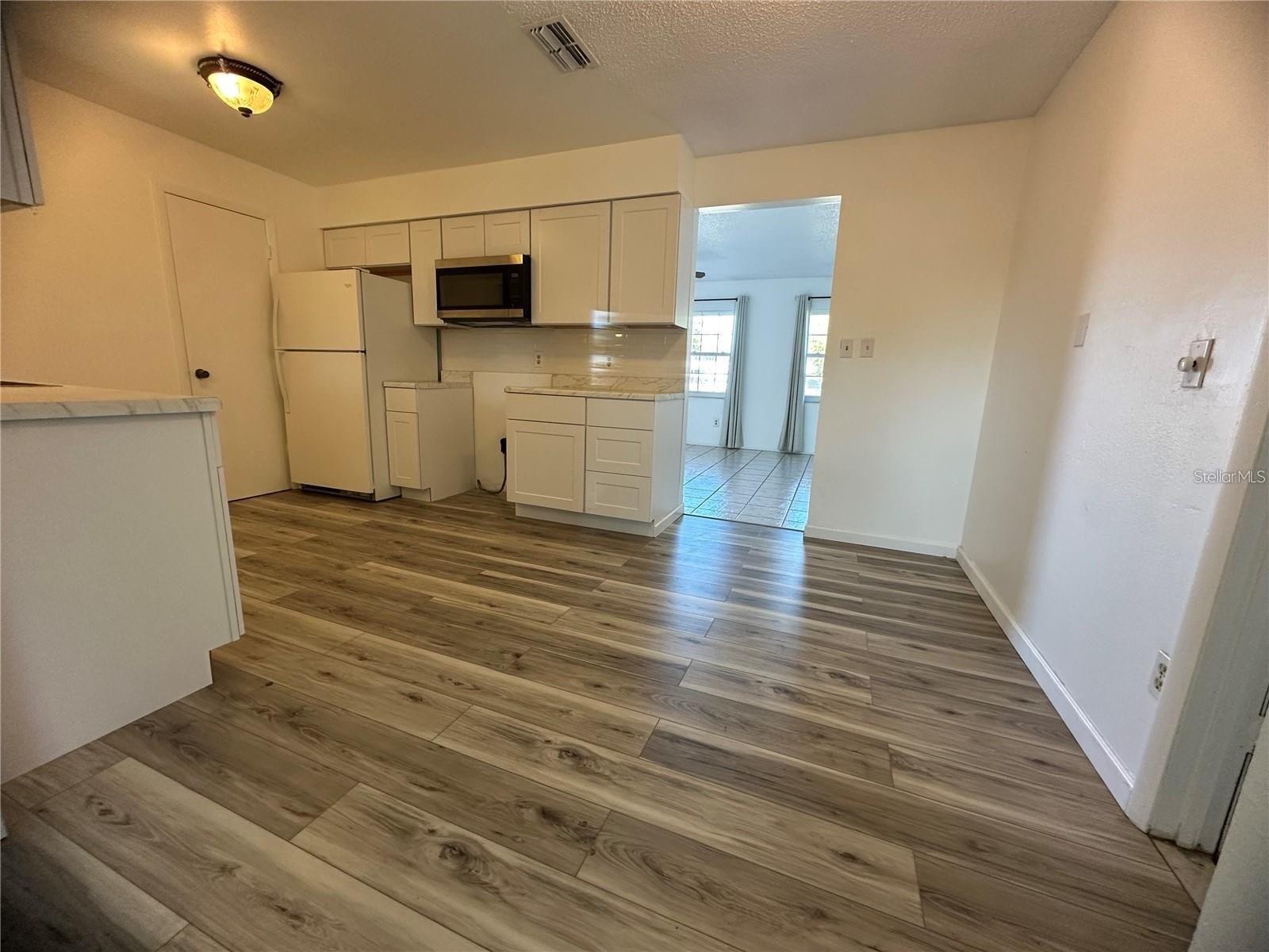 Image 5 of 10 For 809 Florida Parkway