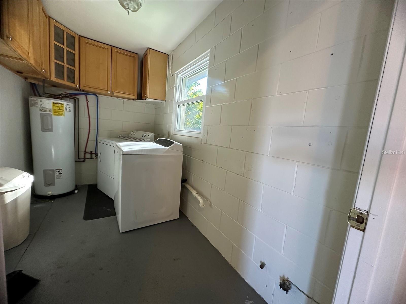Image 8 of 10 For 809 Florida Parkway