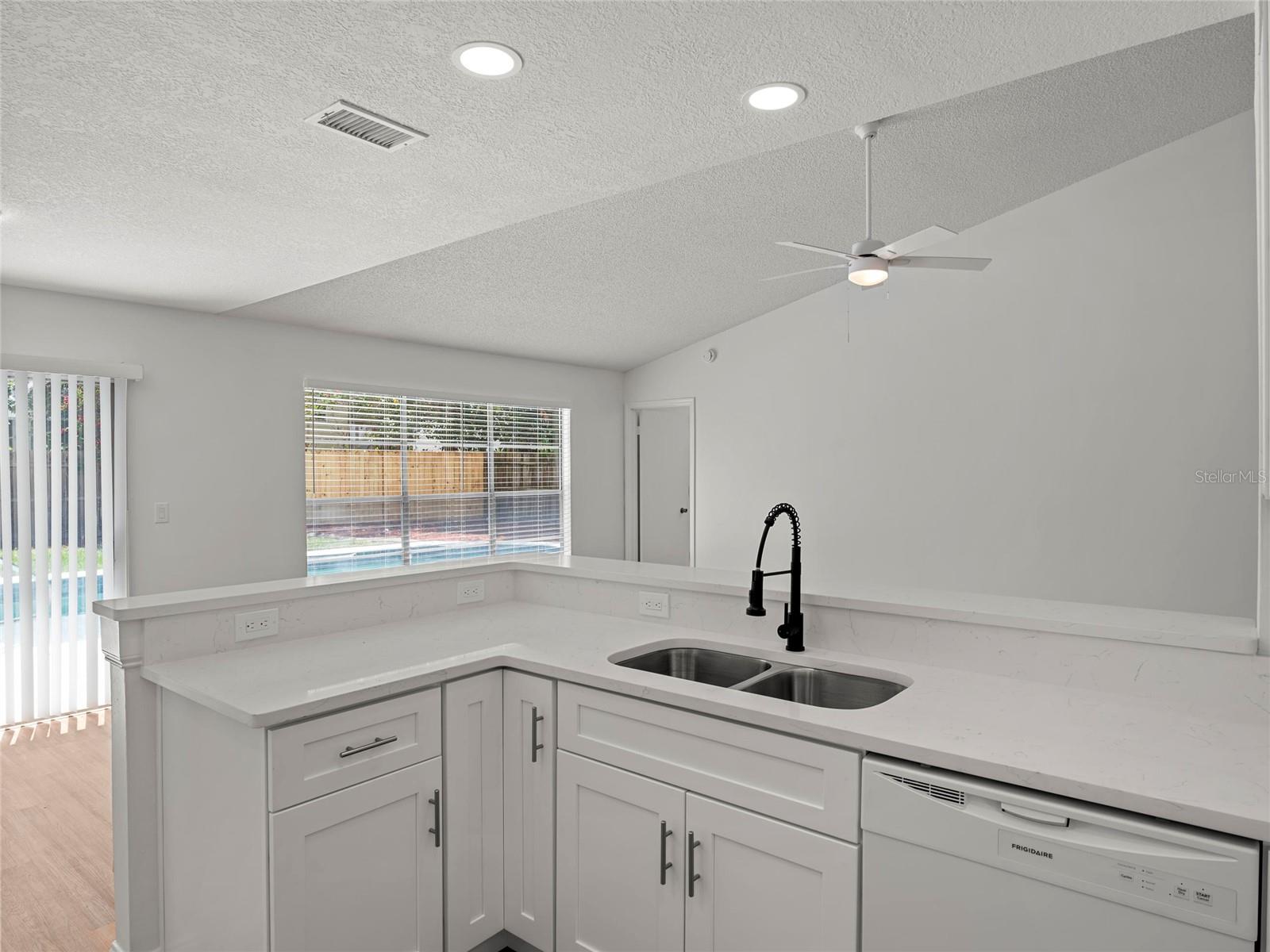 Image 17 of 30 For 605 Whittingham Place