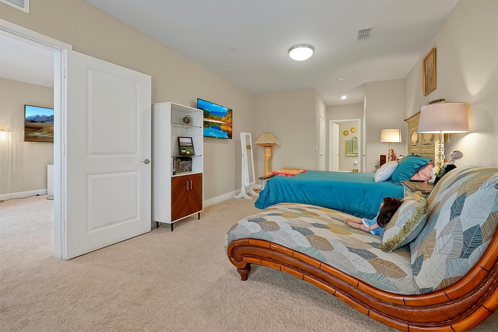 Image 10 of 40 For 7565 Laureate Boulevard 3308