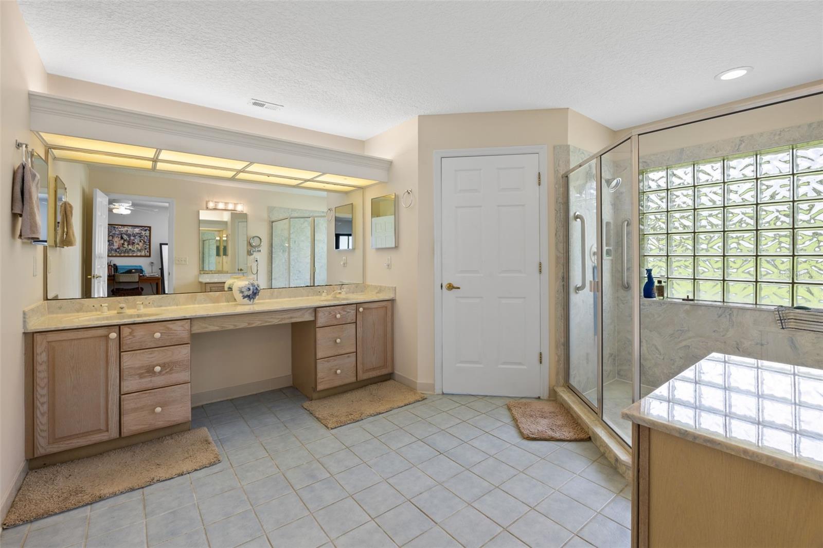 Image 21 of 45 For 33205 Lakeshore Drive