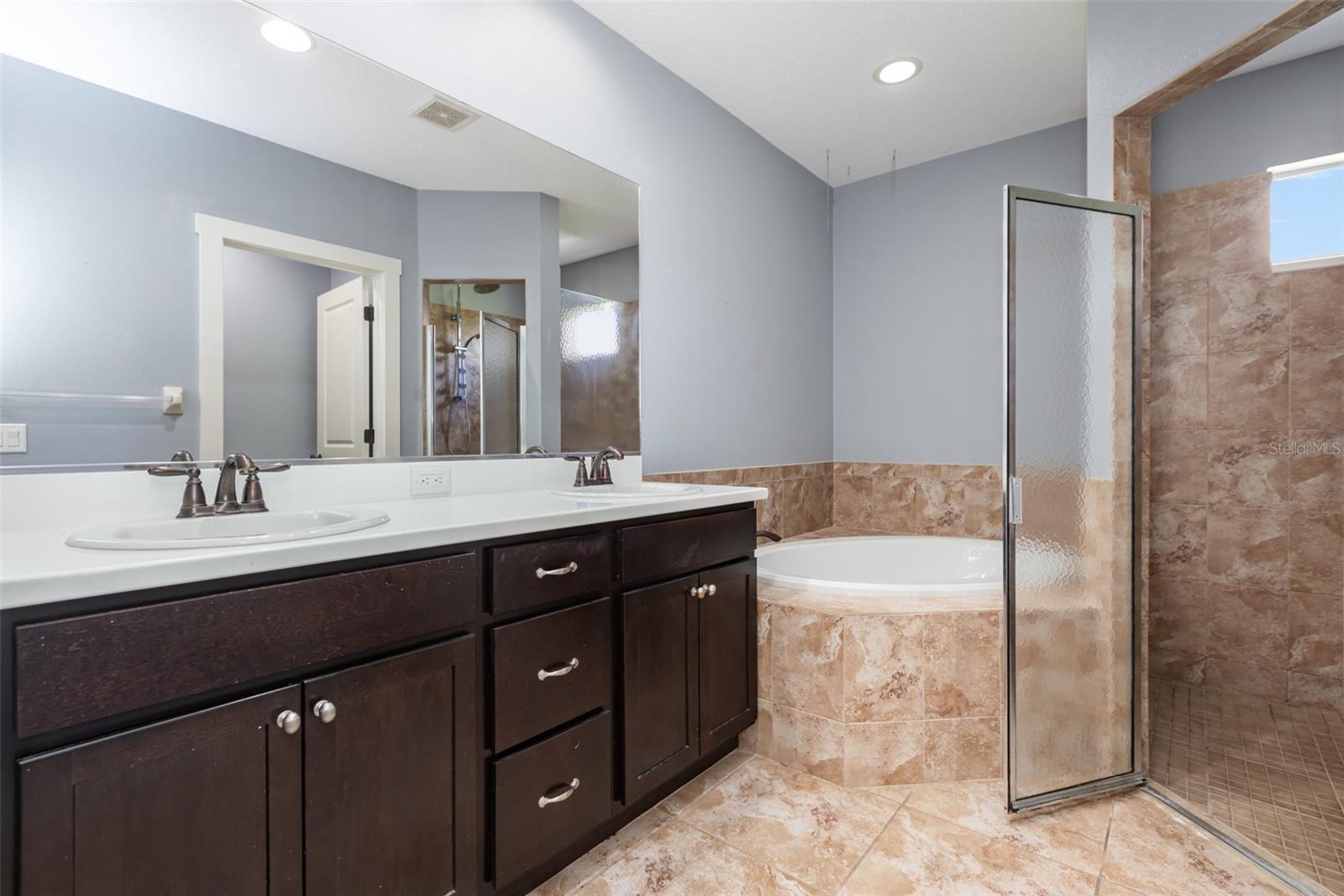 Image 14 of 26 For 11923 Forest Park Circle