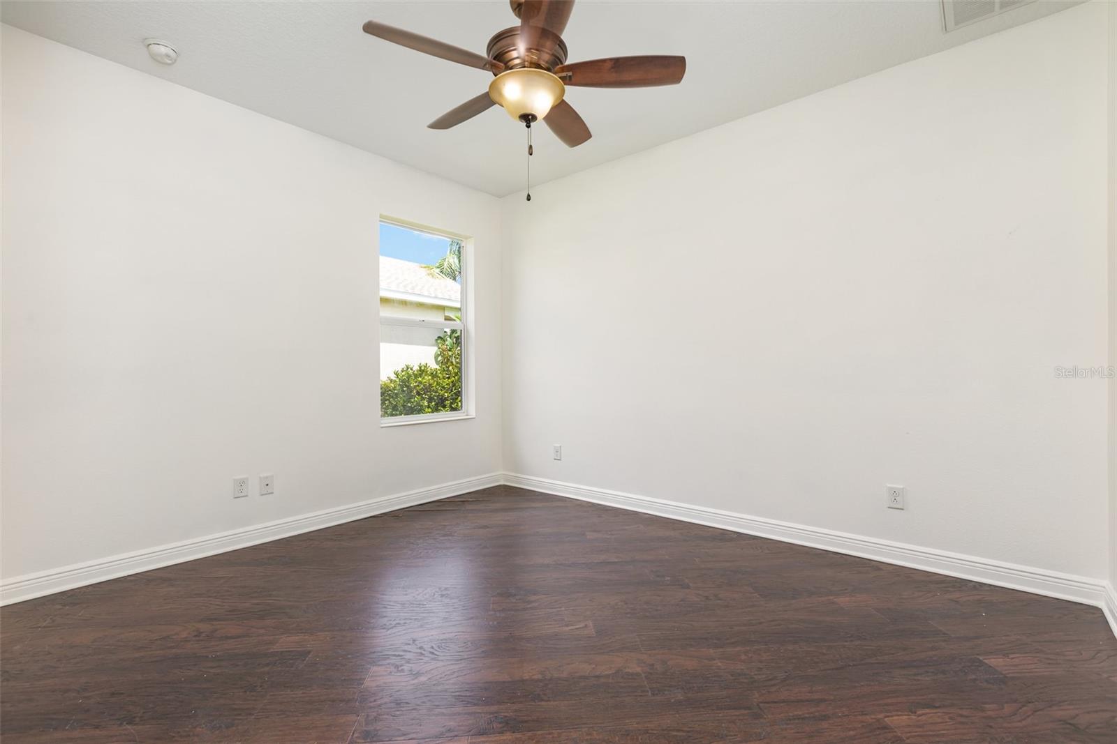 Image 16 of 26 For 11923 Forest Park Circle
