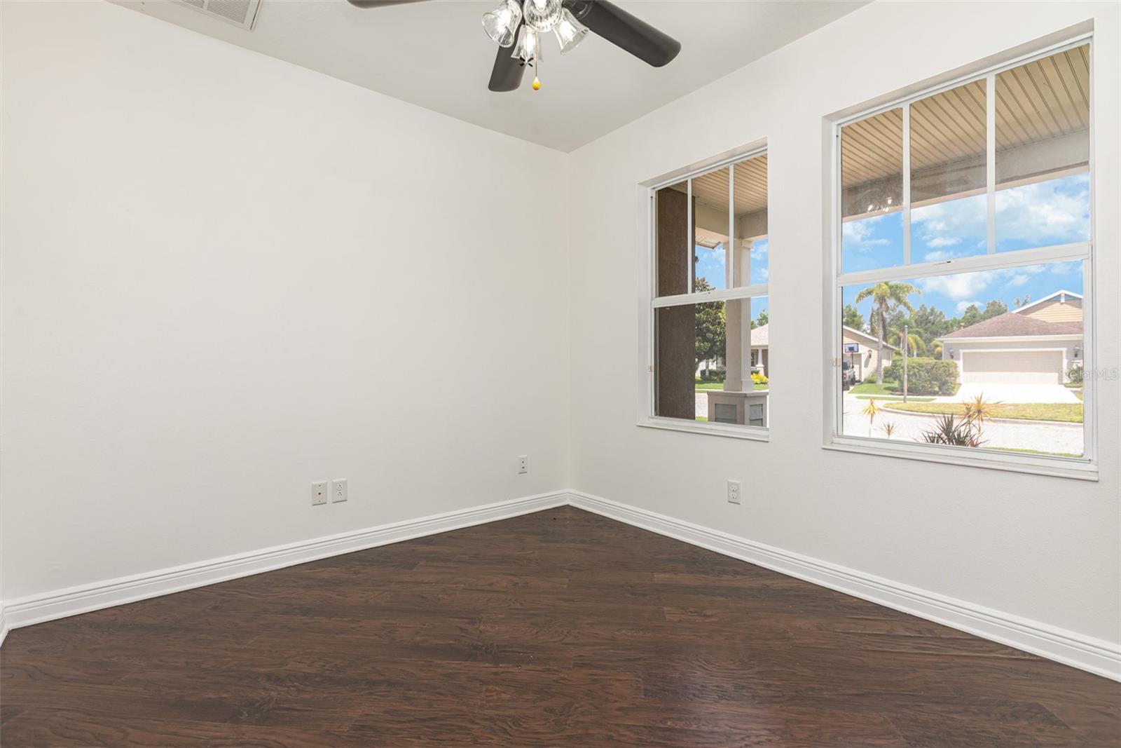 Image 18 of 26 For 11923 Forest Park Circle